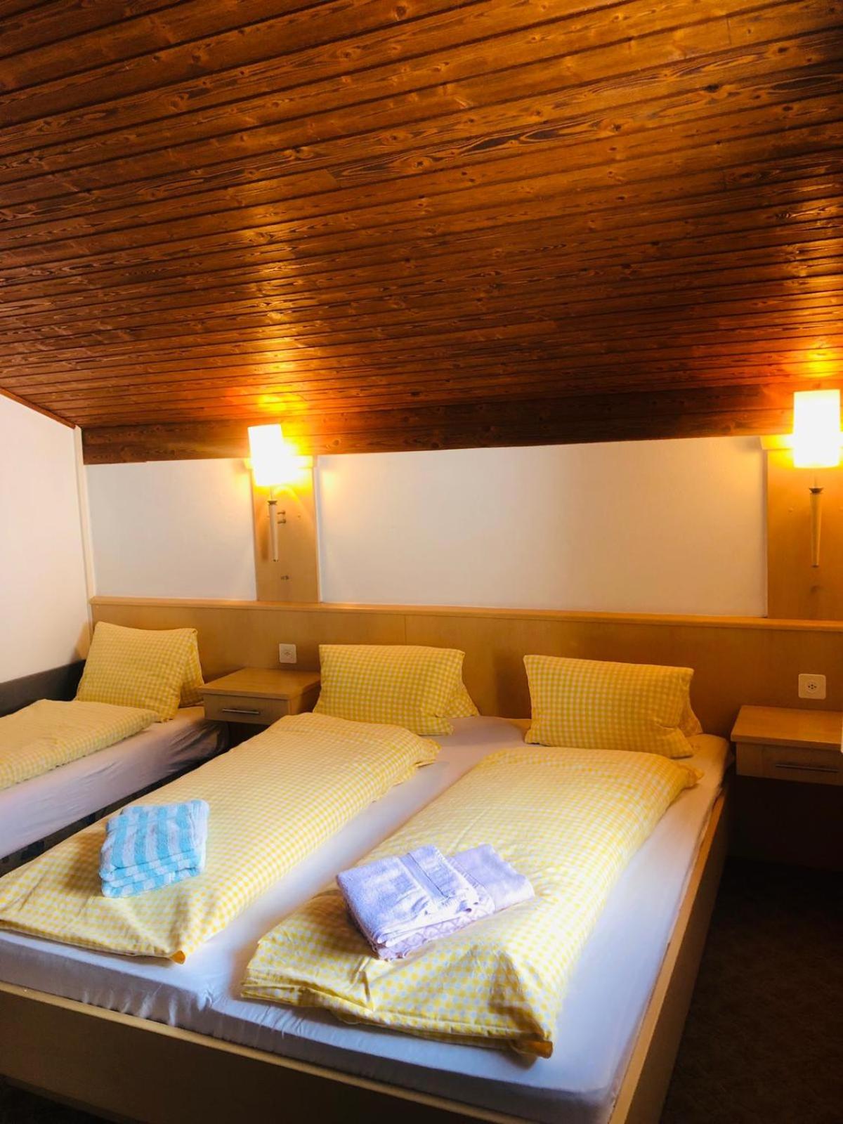 Economy Triple Room photo 1