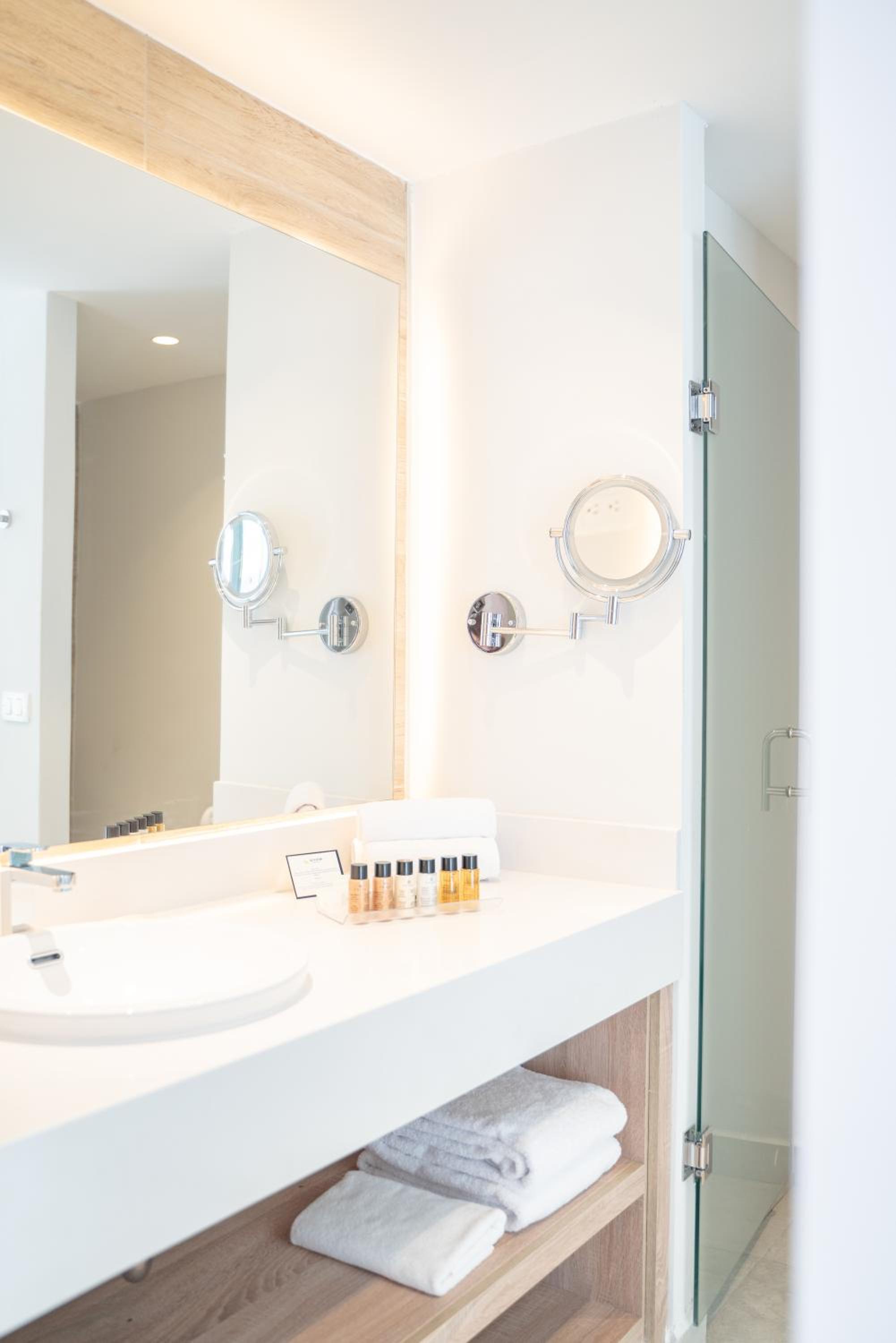 Senator Luxury Junior Suite Ocean View (2 Adults) photo 3