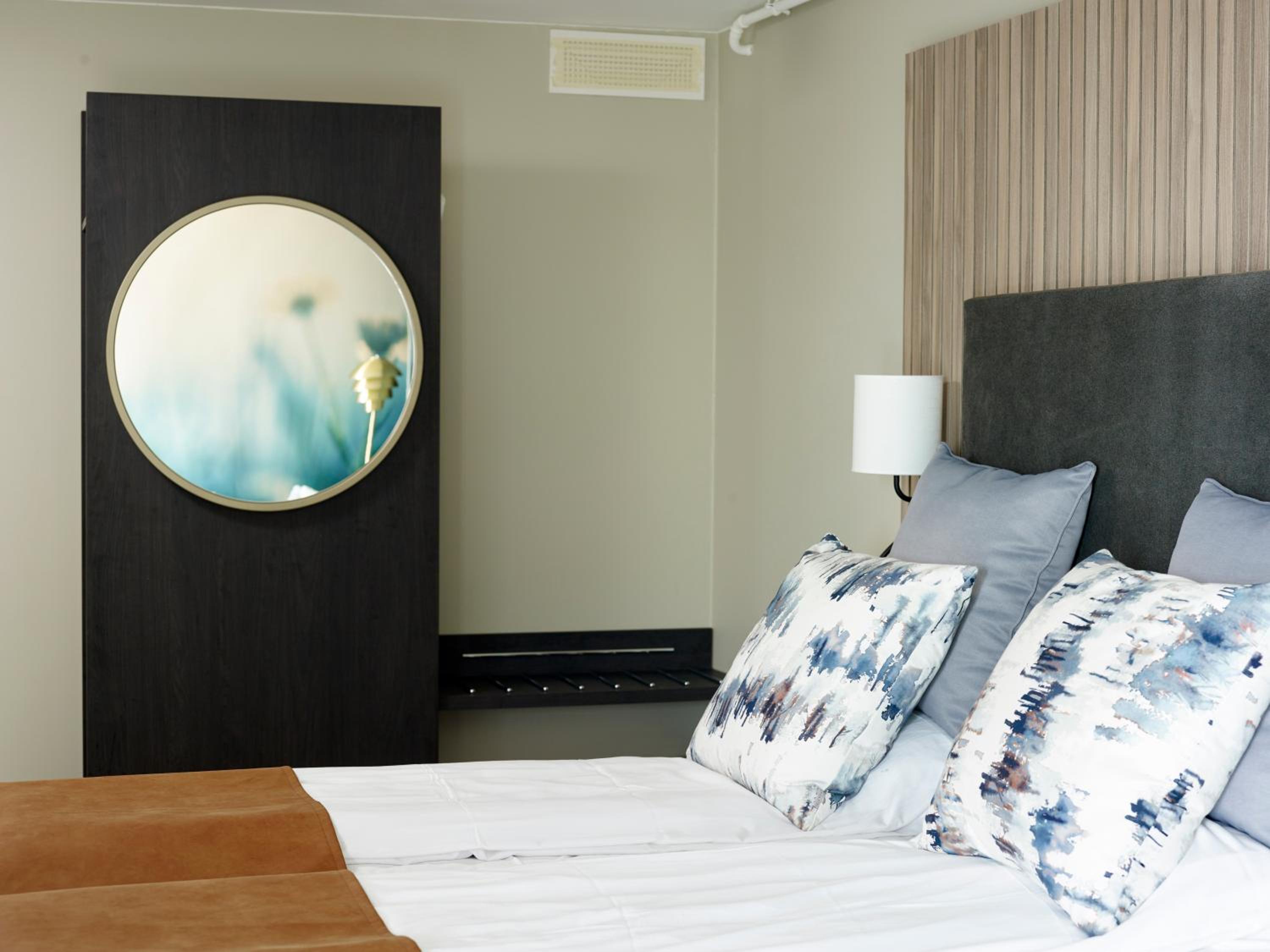 Twin Room - Disability Access photo 2