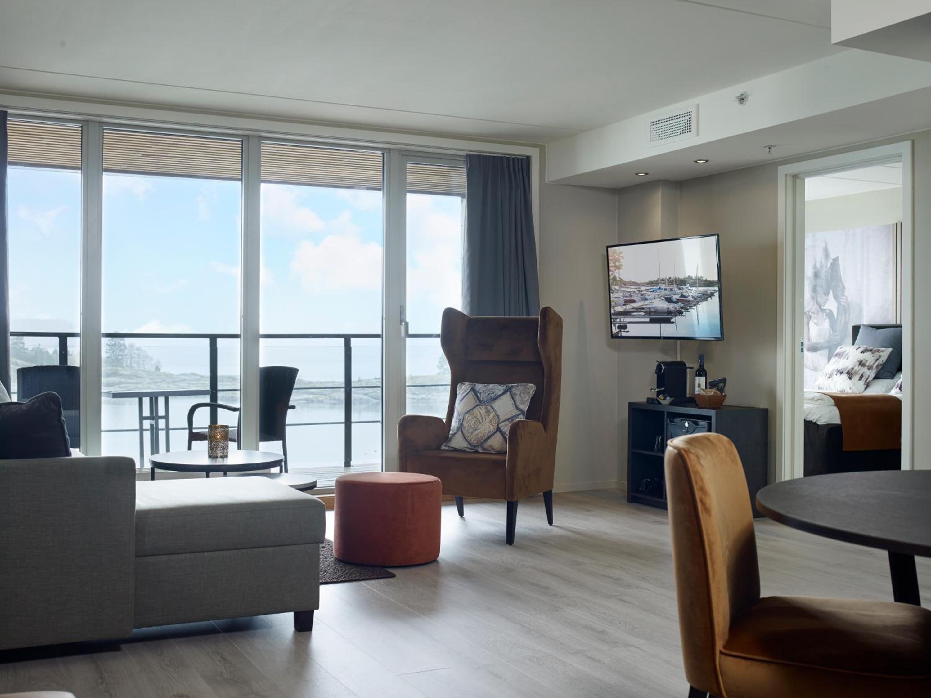 Suite with Sea View - Photo 3