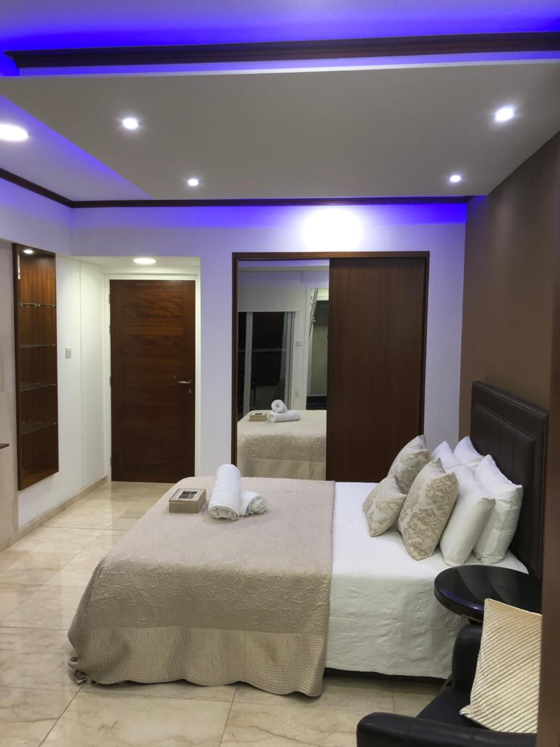 Deluxe Studio Apartment