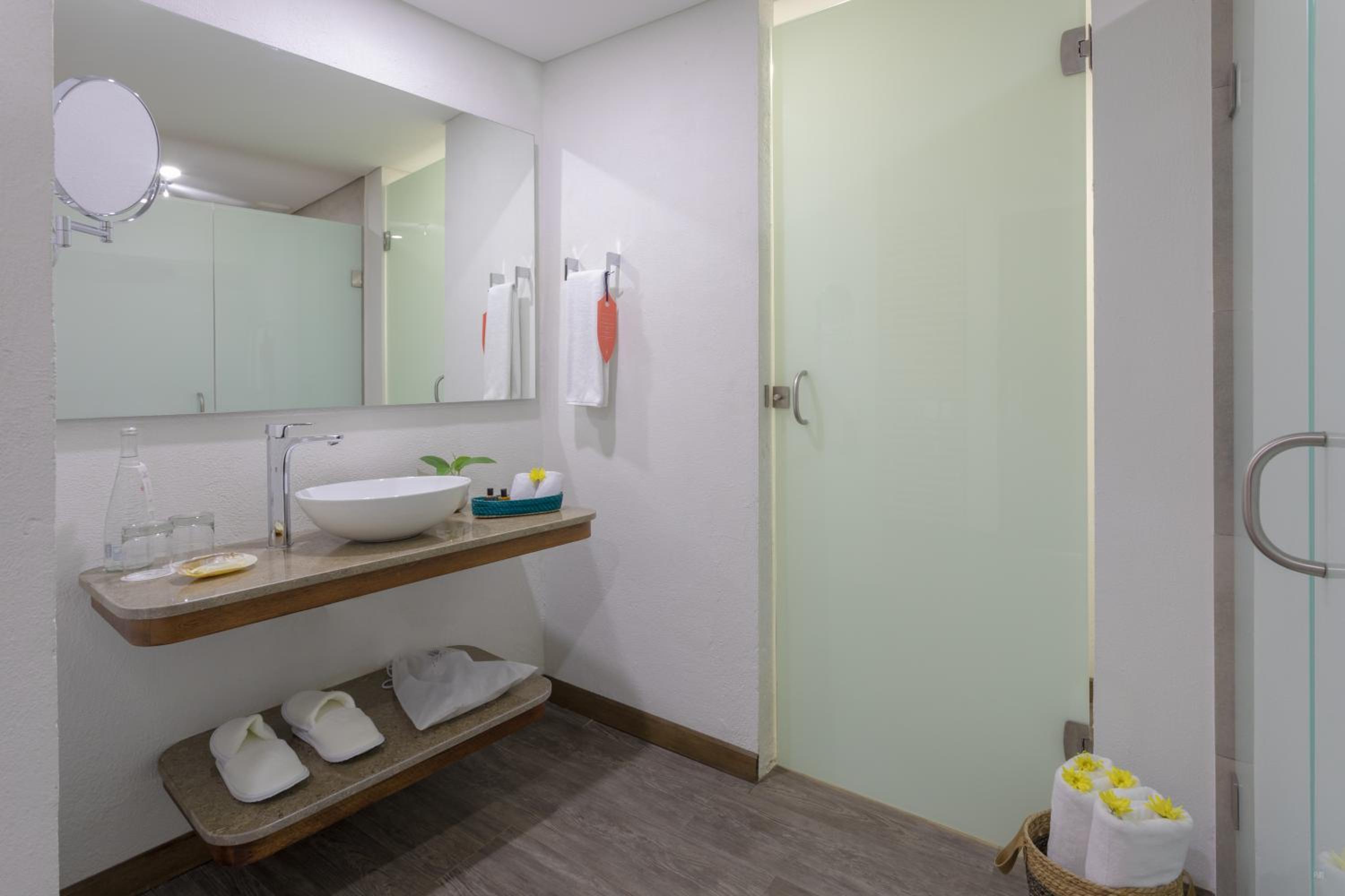 Deluxe Room - Photo 4