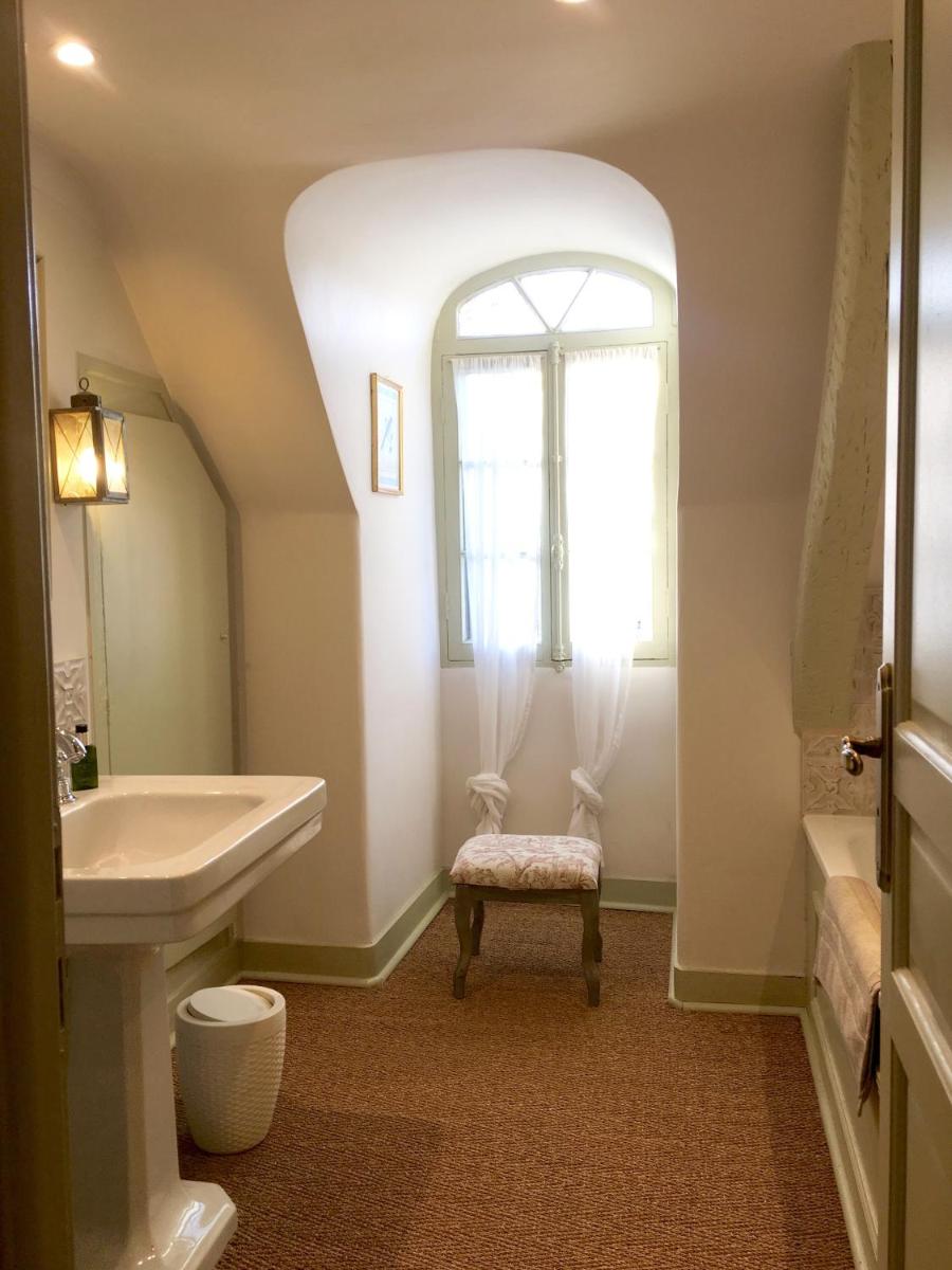 Two-Bedroom Suite - Photo 6