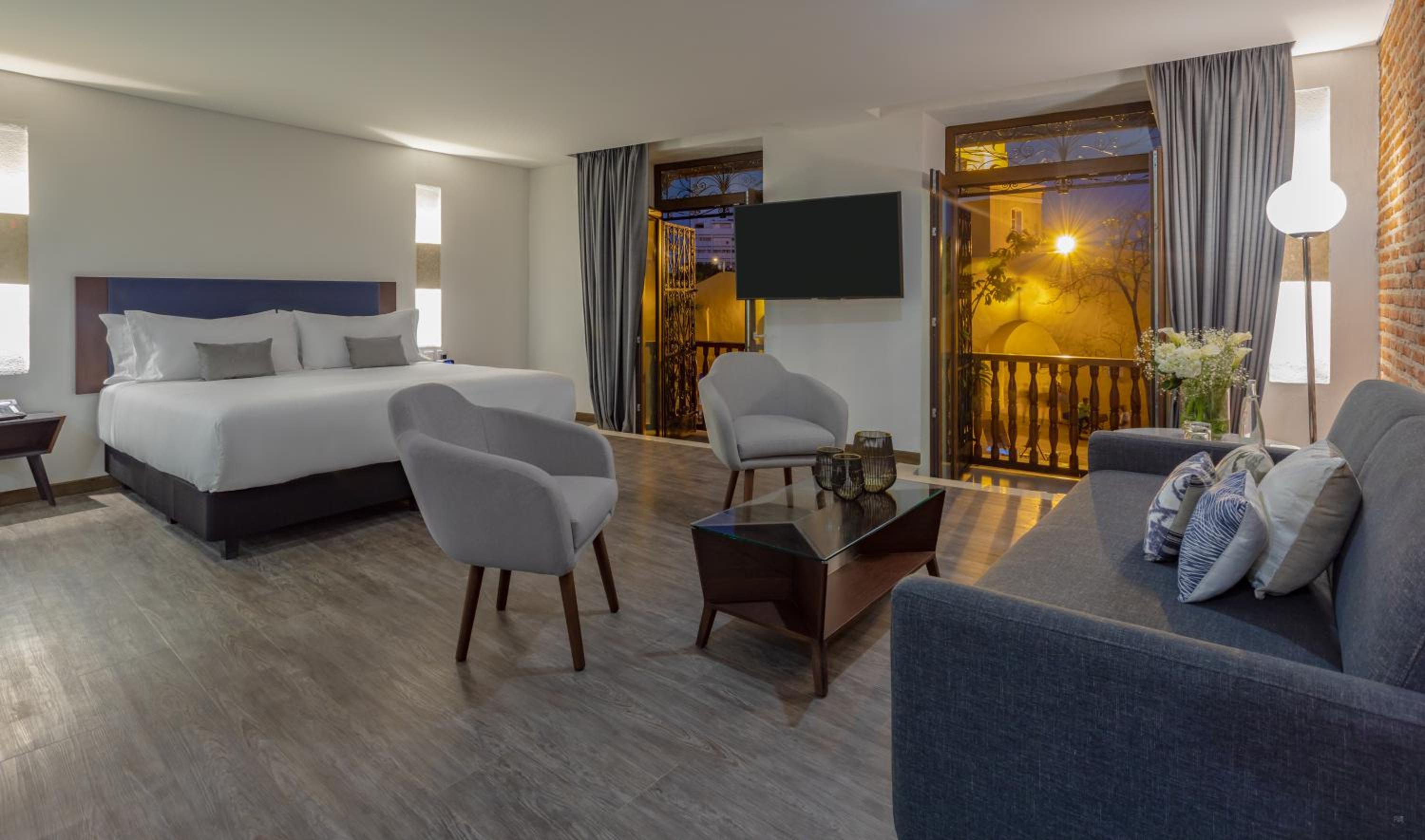 Deluxe Suite - Photo 3