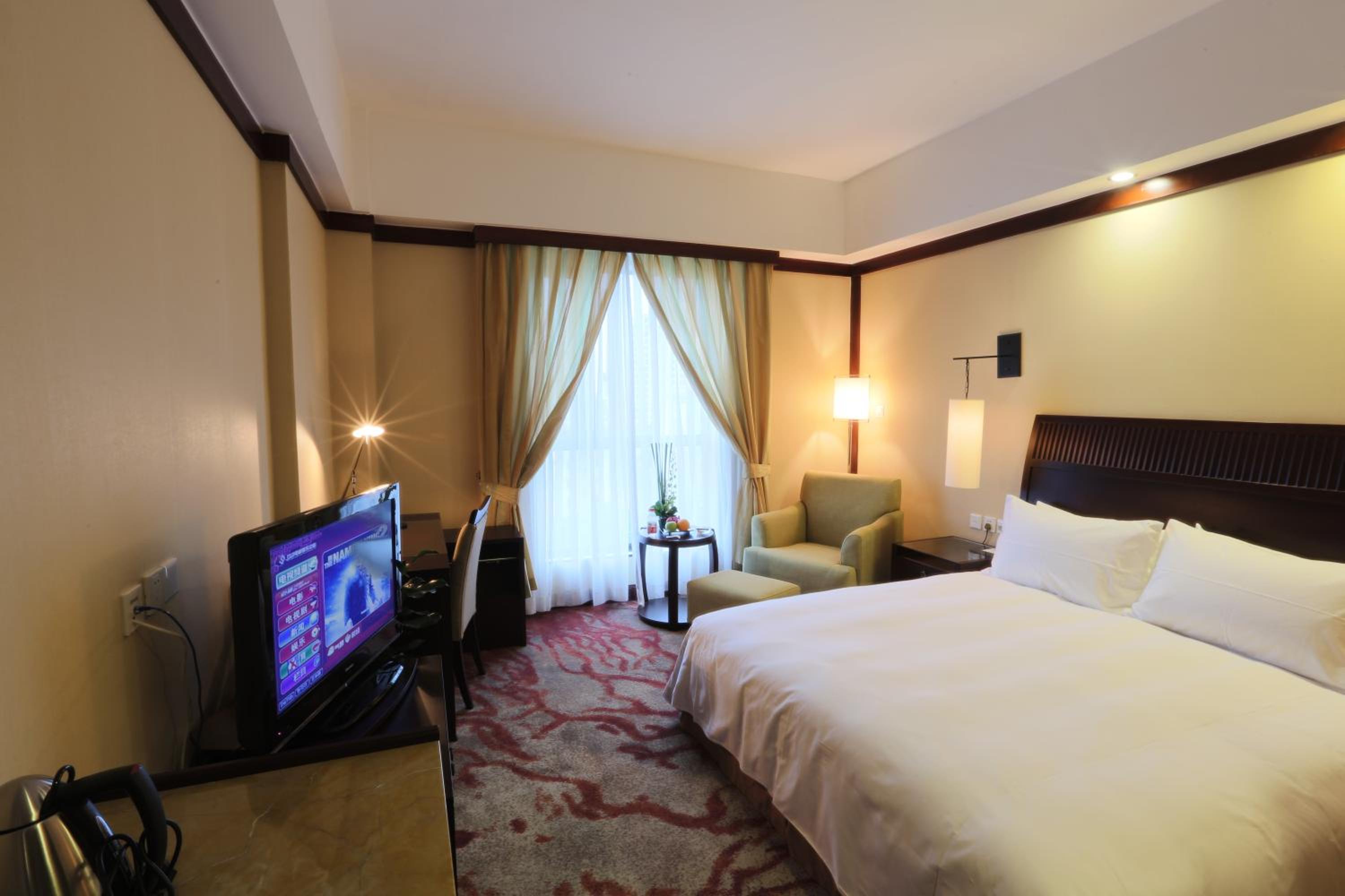 Deluxe Queen Room