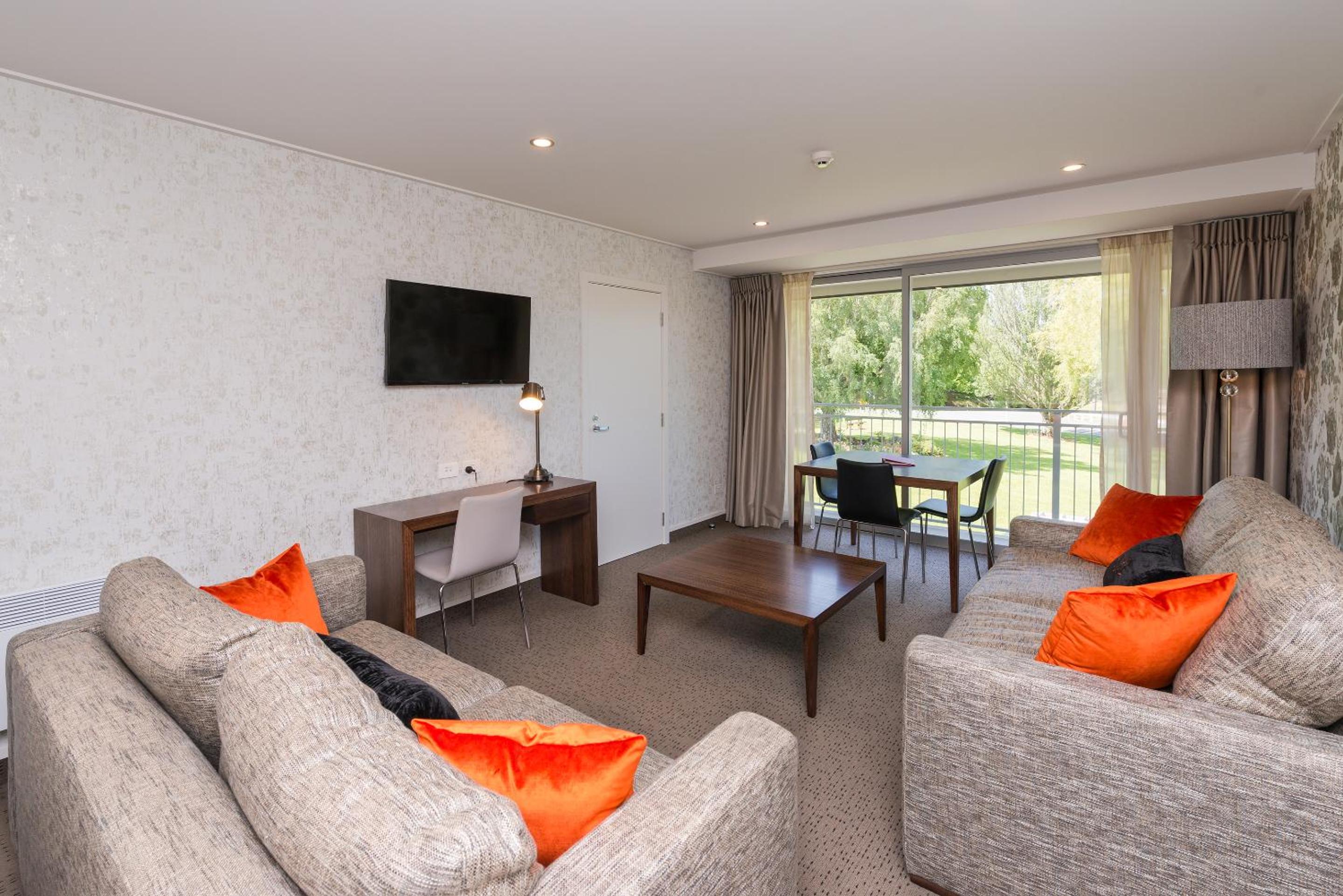 One-Bedroom Suite photo 1