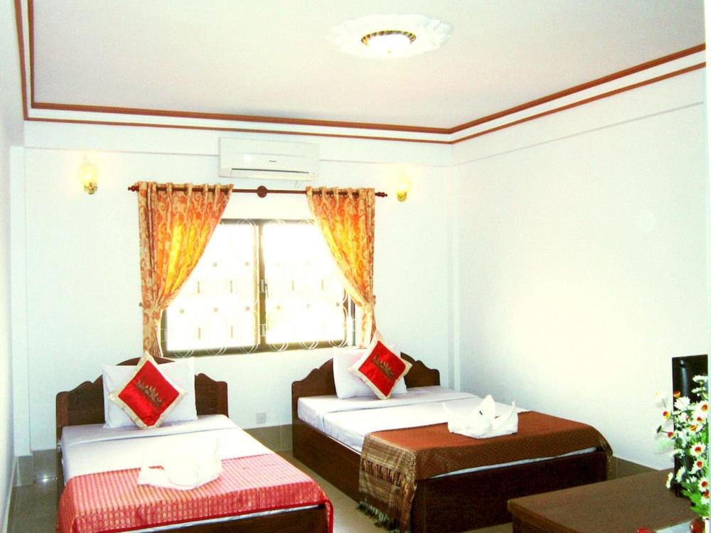 Deluxe Twin Room - Fan Only