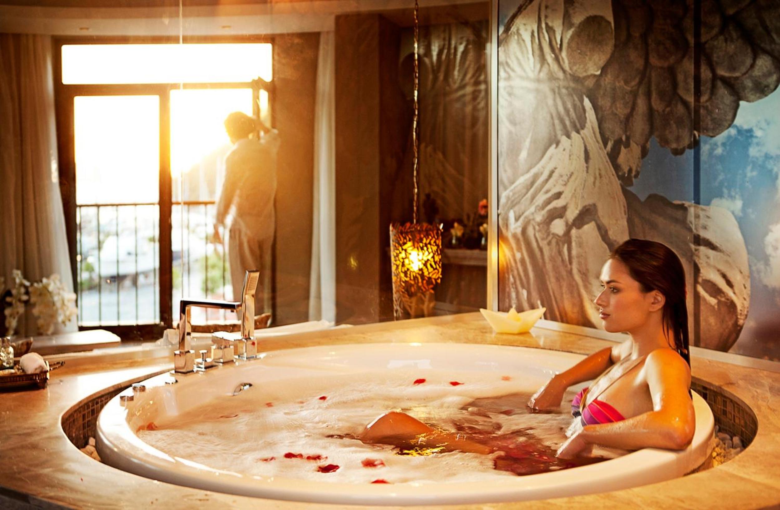 Tower Suite - Photo 2