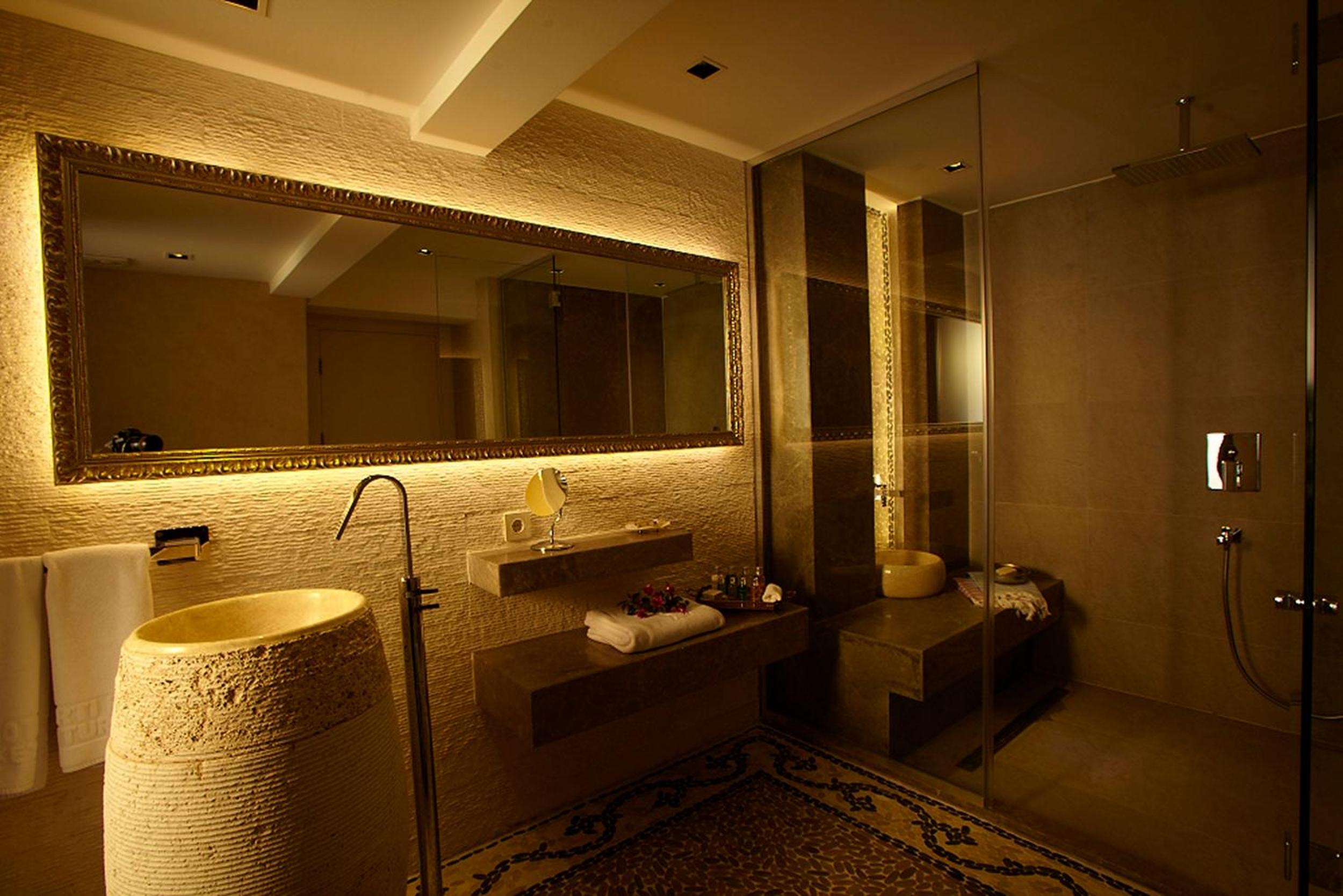 Premium Suite - Photo 2