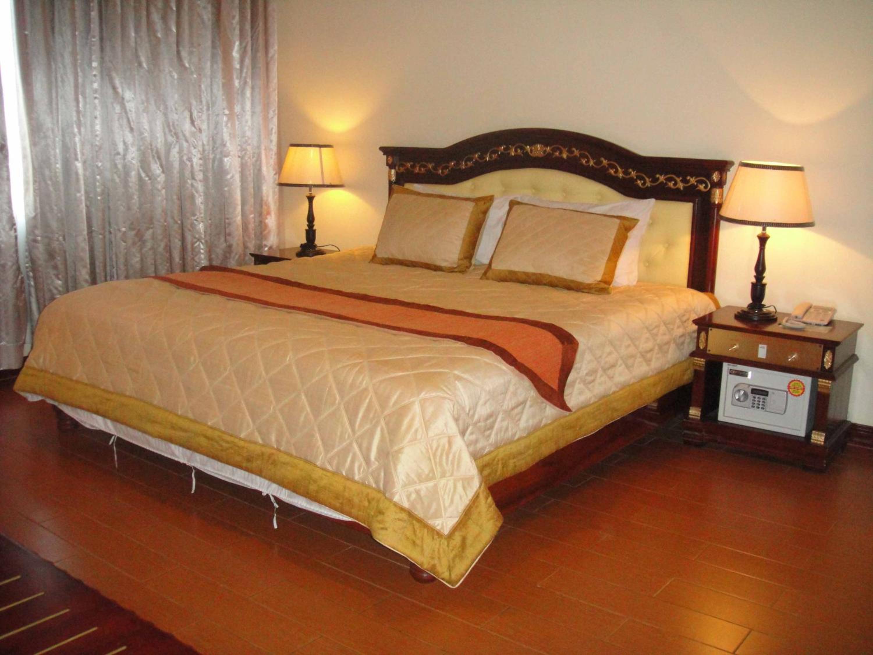 Suite - Photo 2