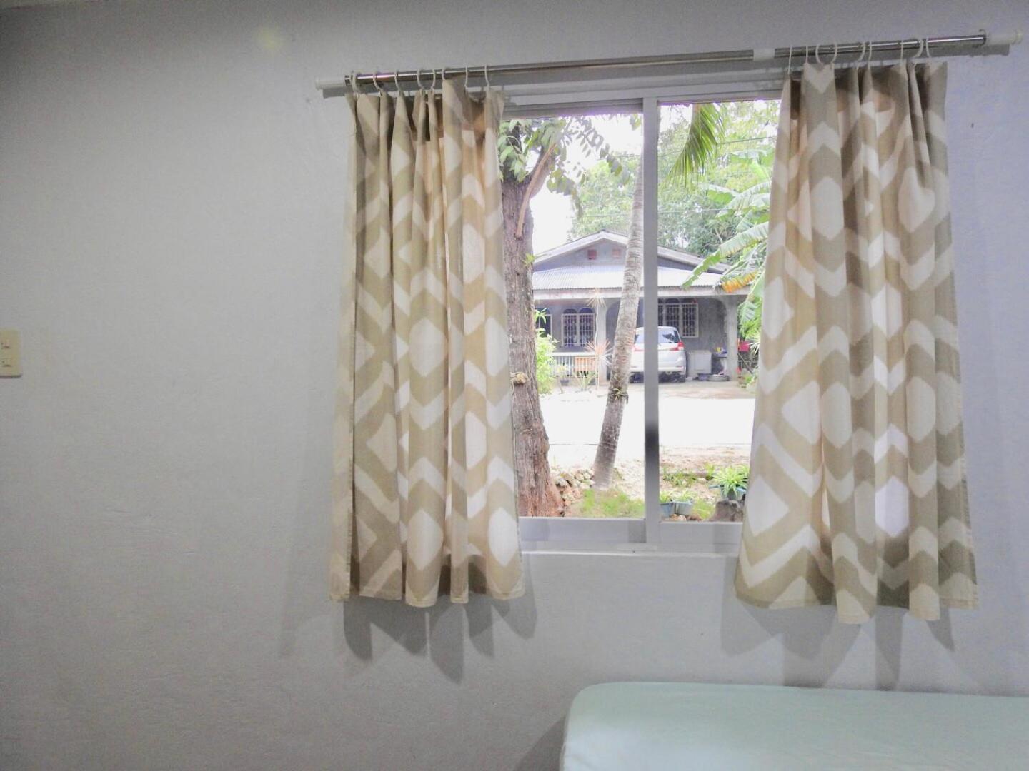One-Bedroom House - Photo 21