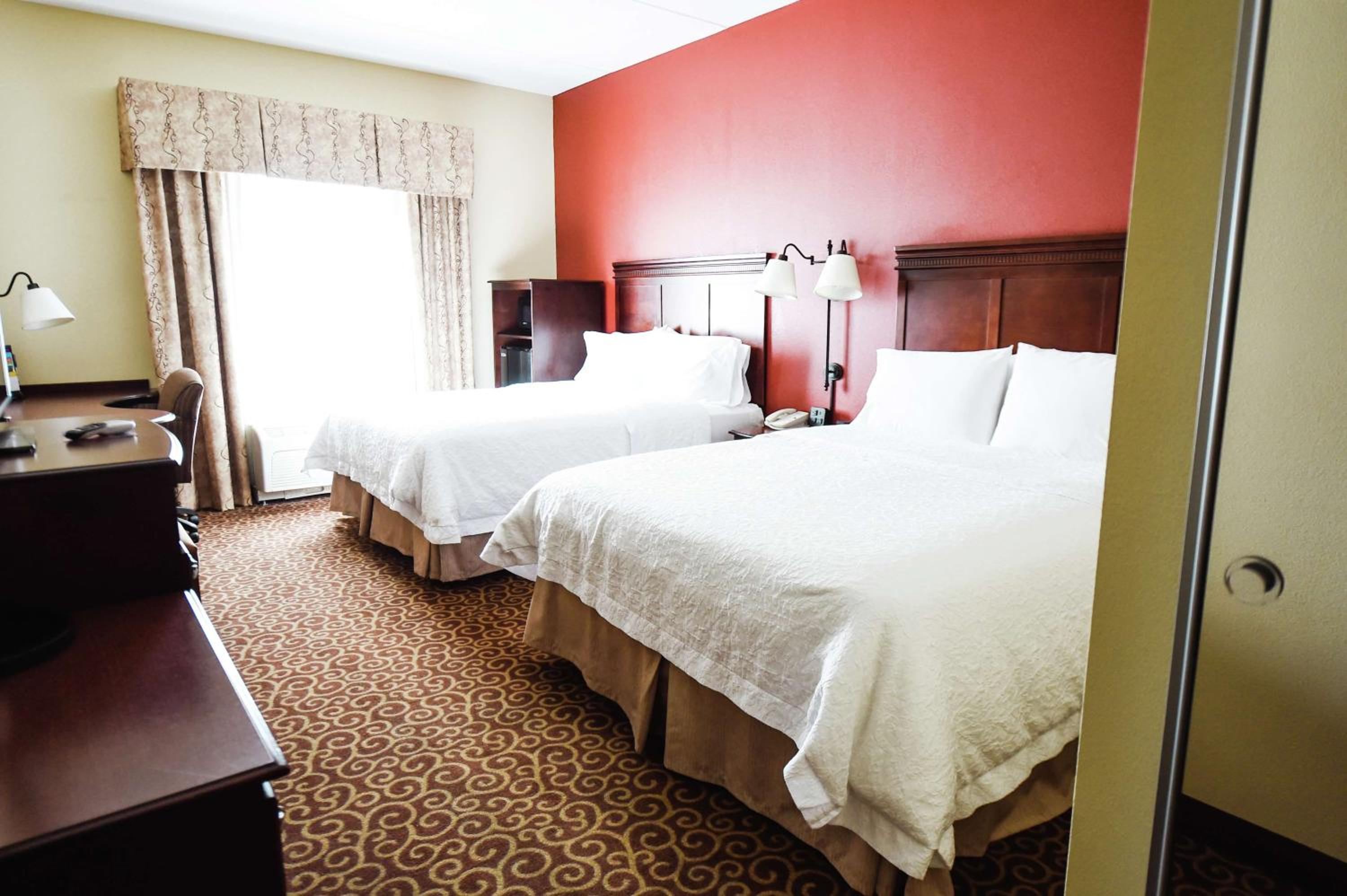 Room with Two Queen Beds - Non-Smoking