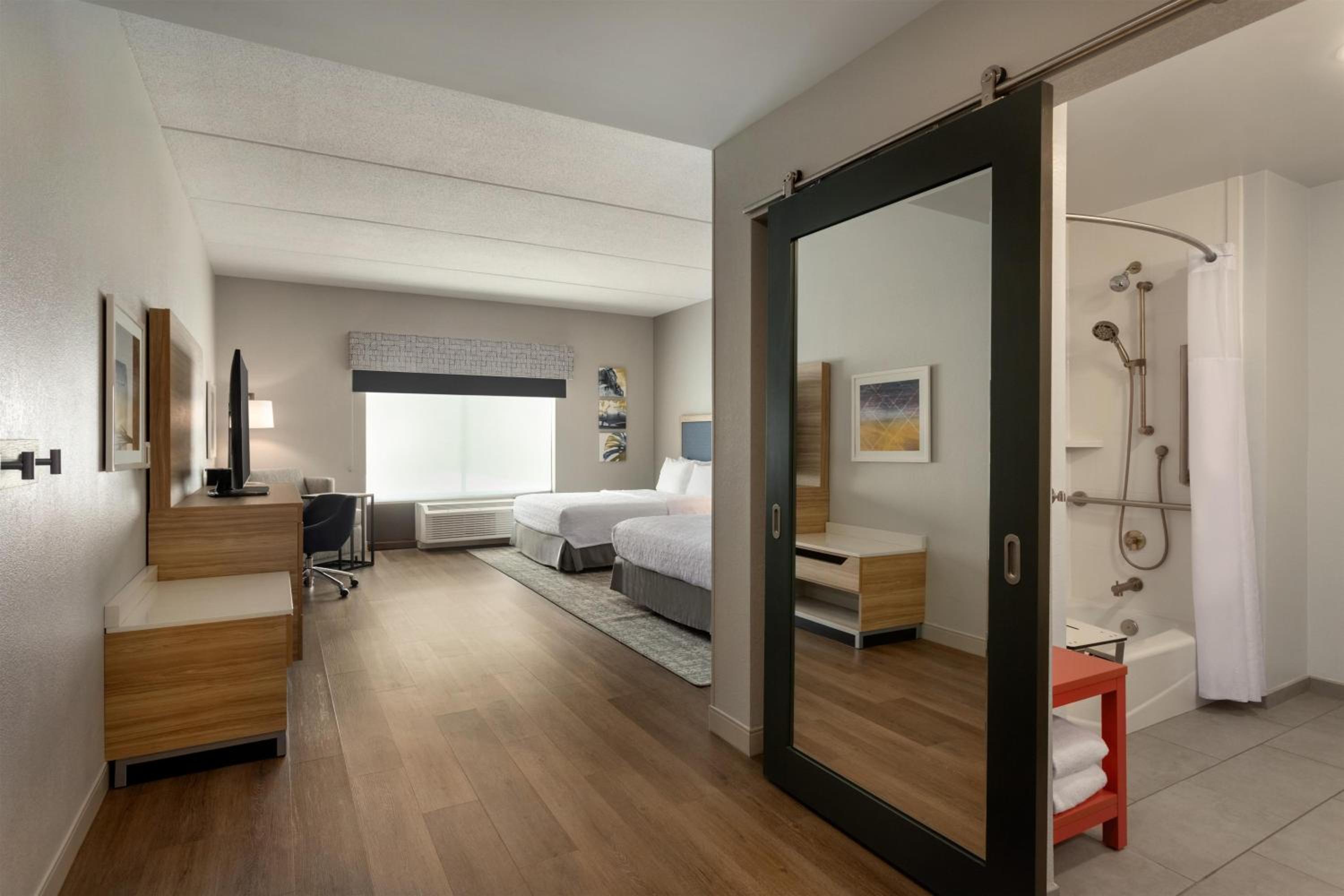 Queen Room with Two Queen Beds - Mobility and Hearing Access/Non-Smoking
