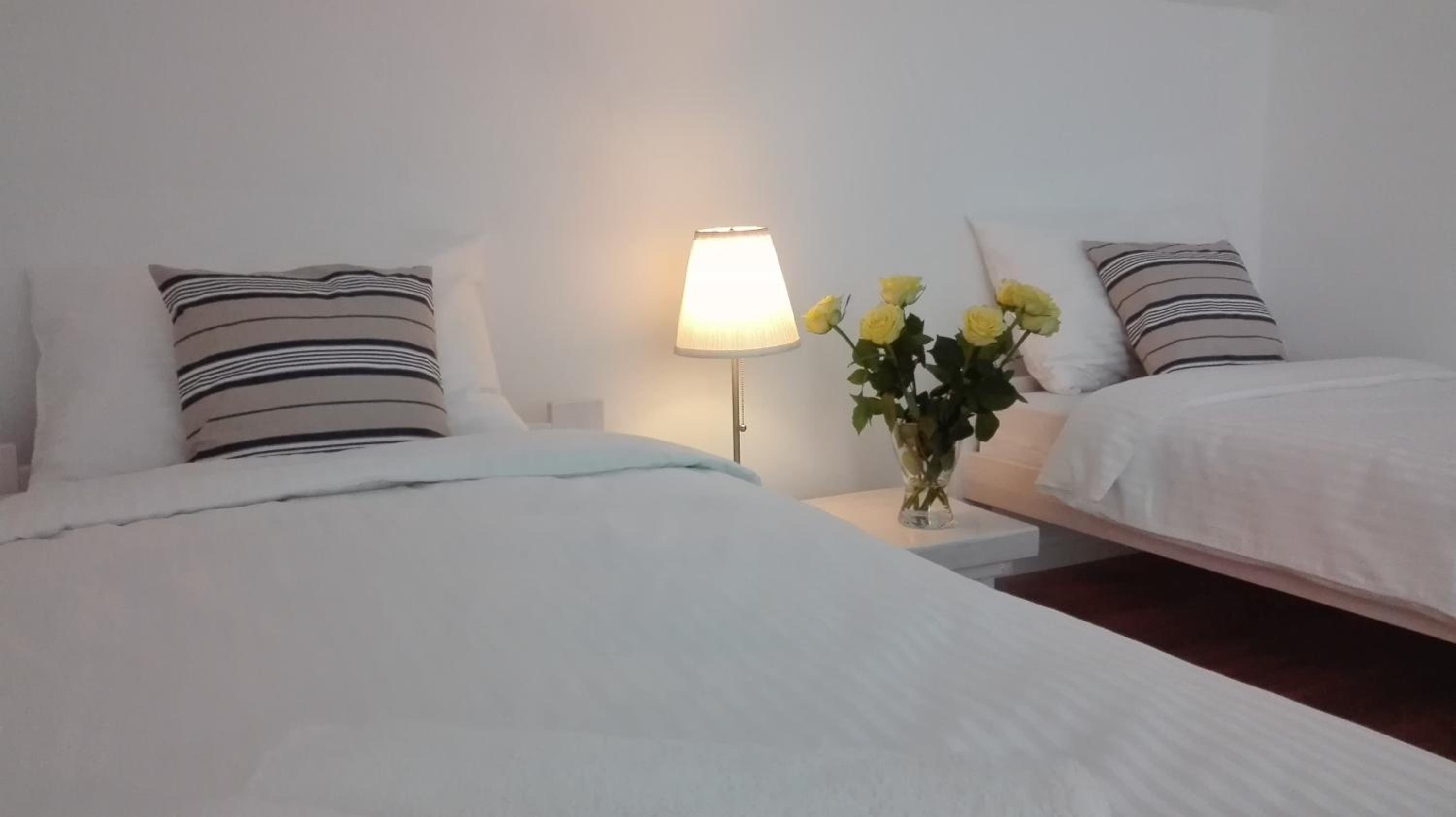 Standard Twin Room with Shared Bathroom photo 1