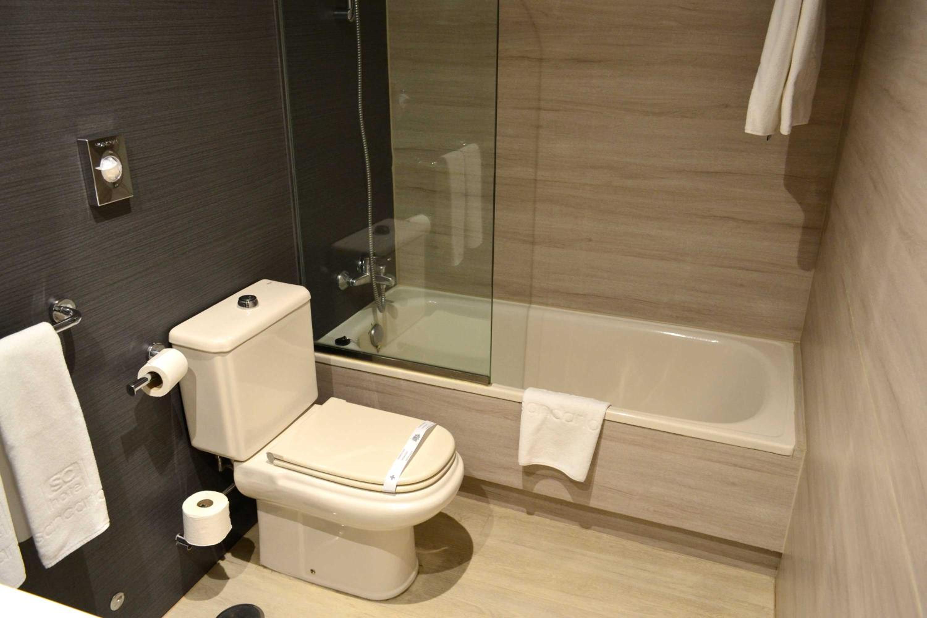 Double or Twin Room - Photo 14