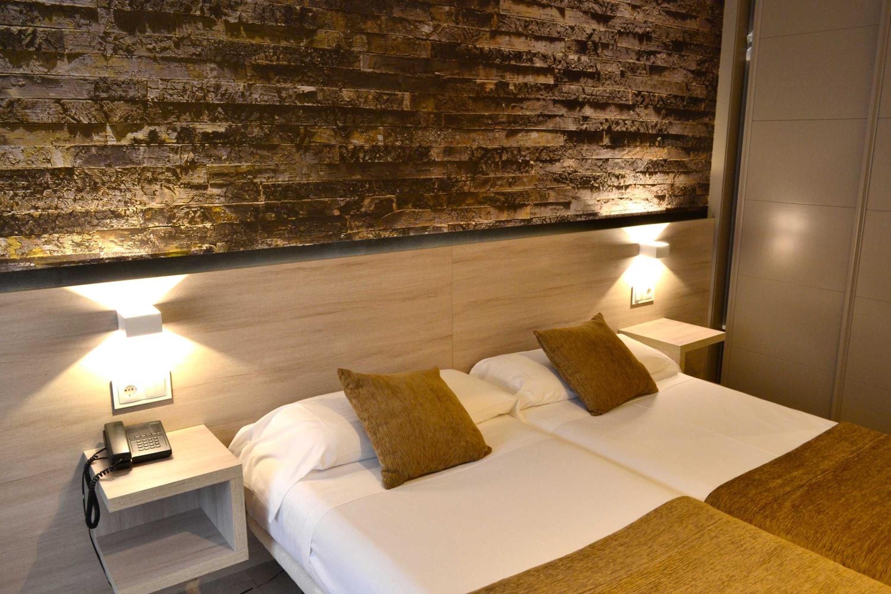 Superior Twin Room - Photo 10