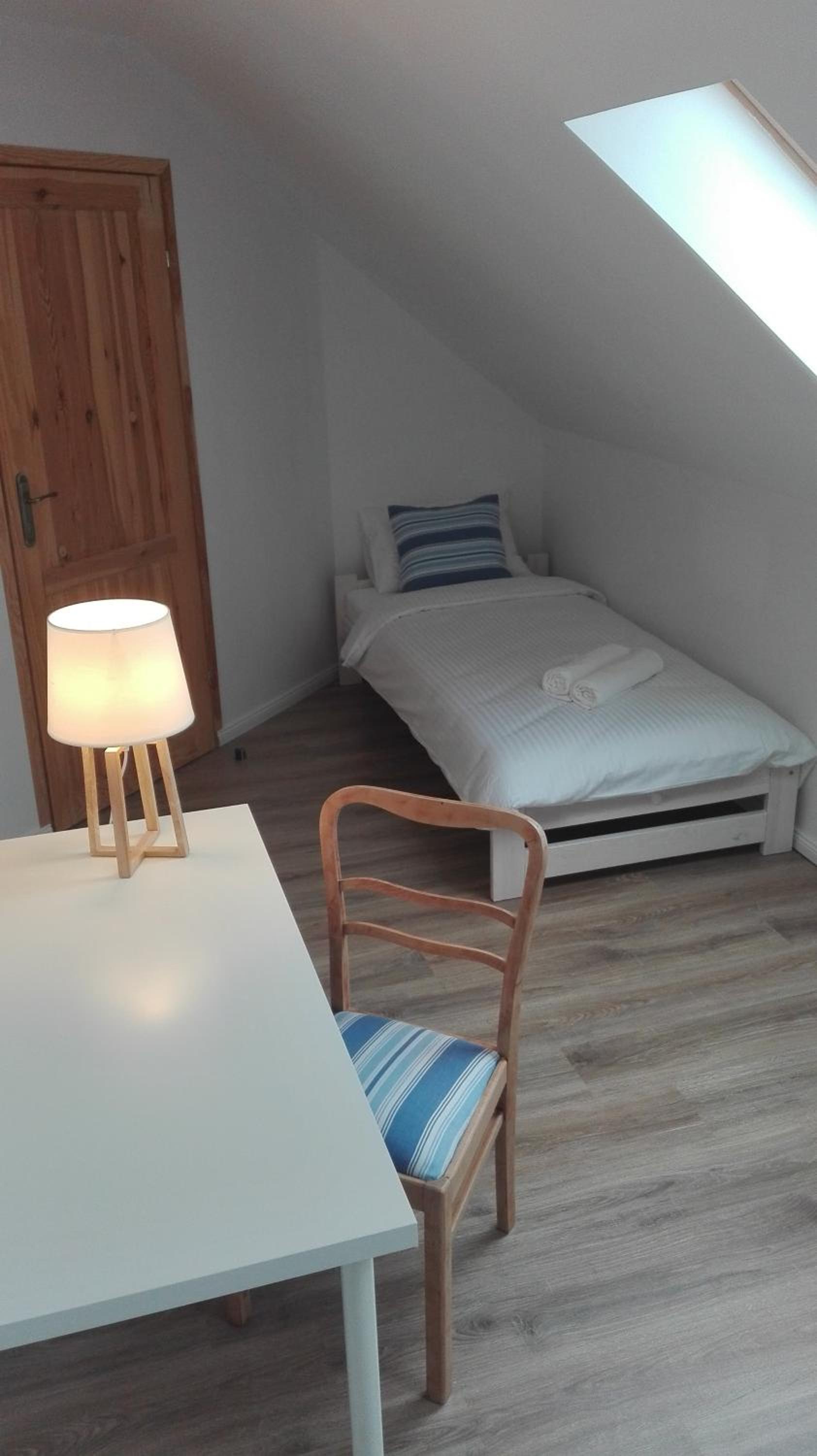 Standard Twin Room with Shared Bathroom photo 3