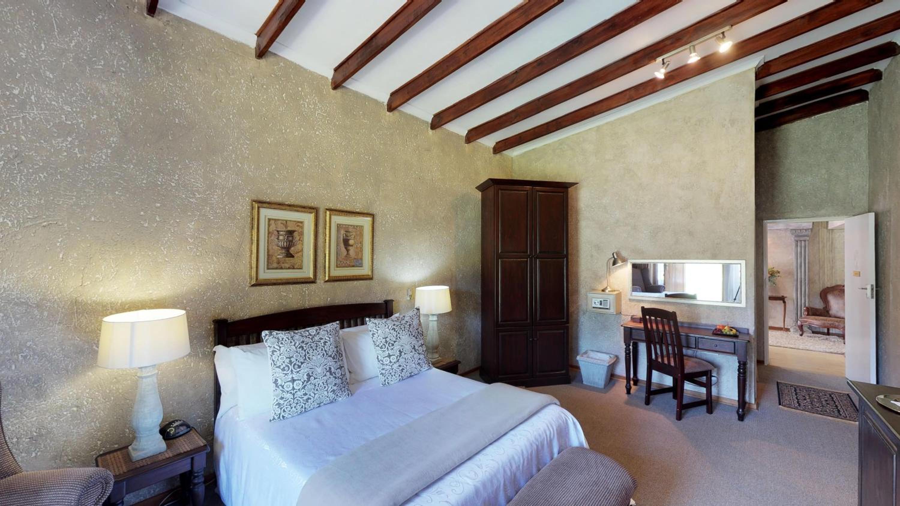 Deluxe Double Room photo 3