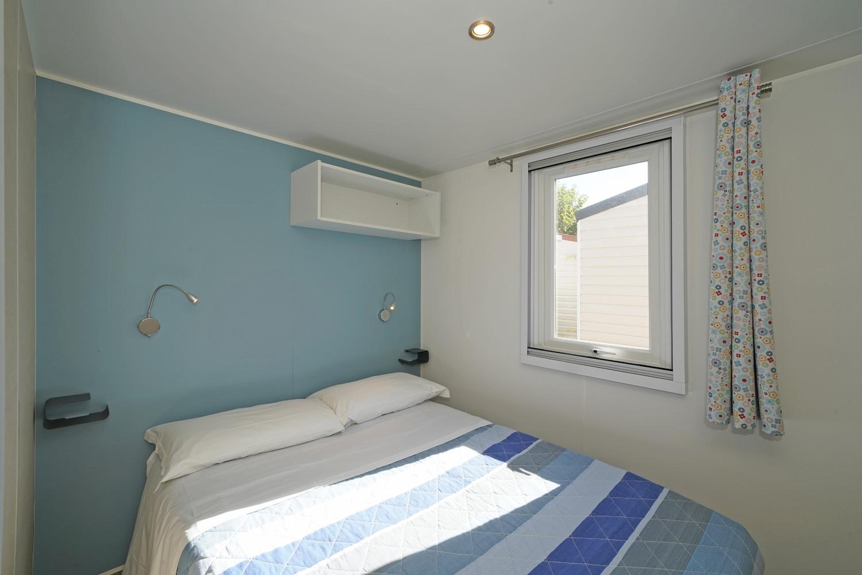 Deluxe Mobile Home (3 Bedrooms)
