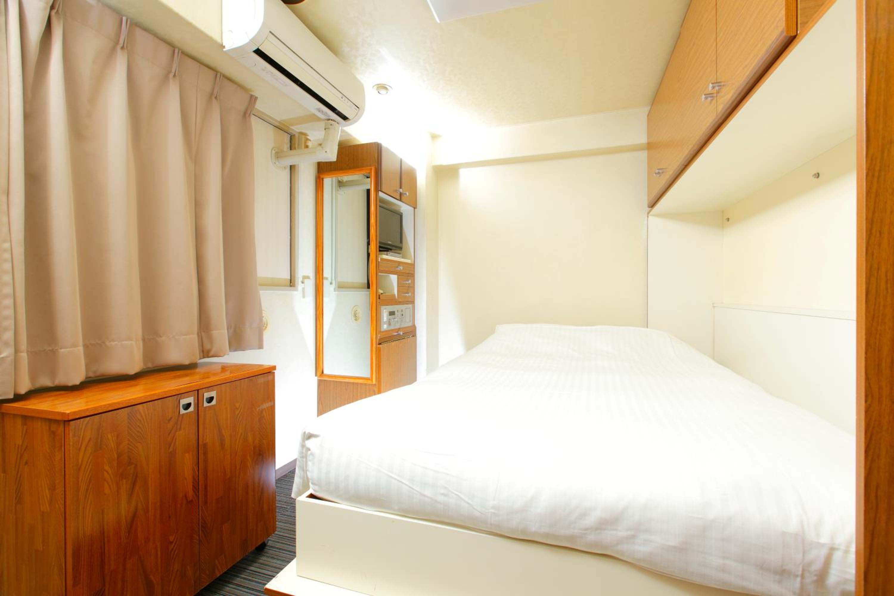 Economy Double Room - Smoking - House Keeping is Optional with Additional Cost photo 2