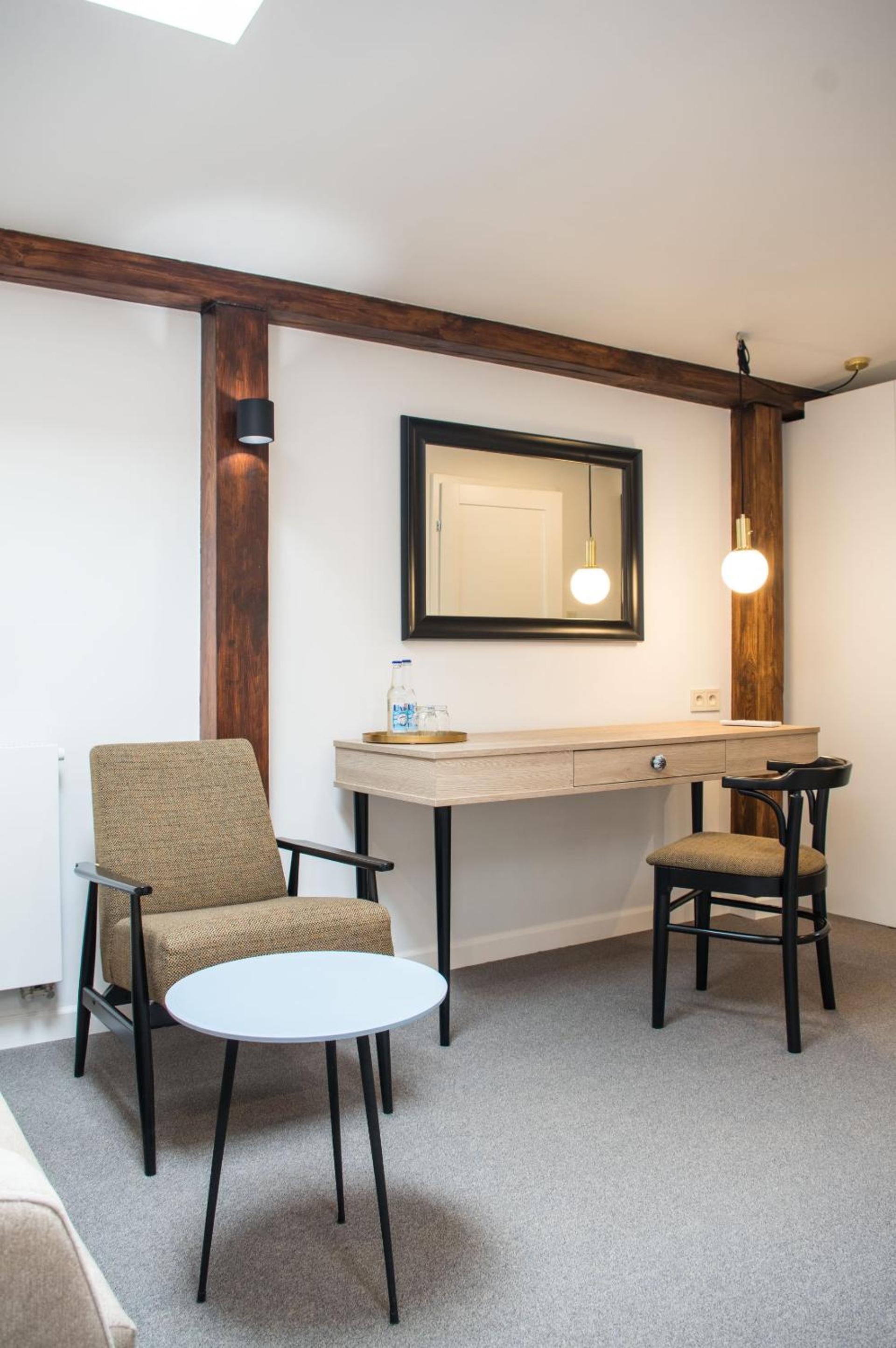 Standard Twin Room with Sofa - Photo 3