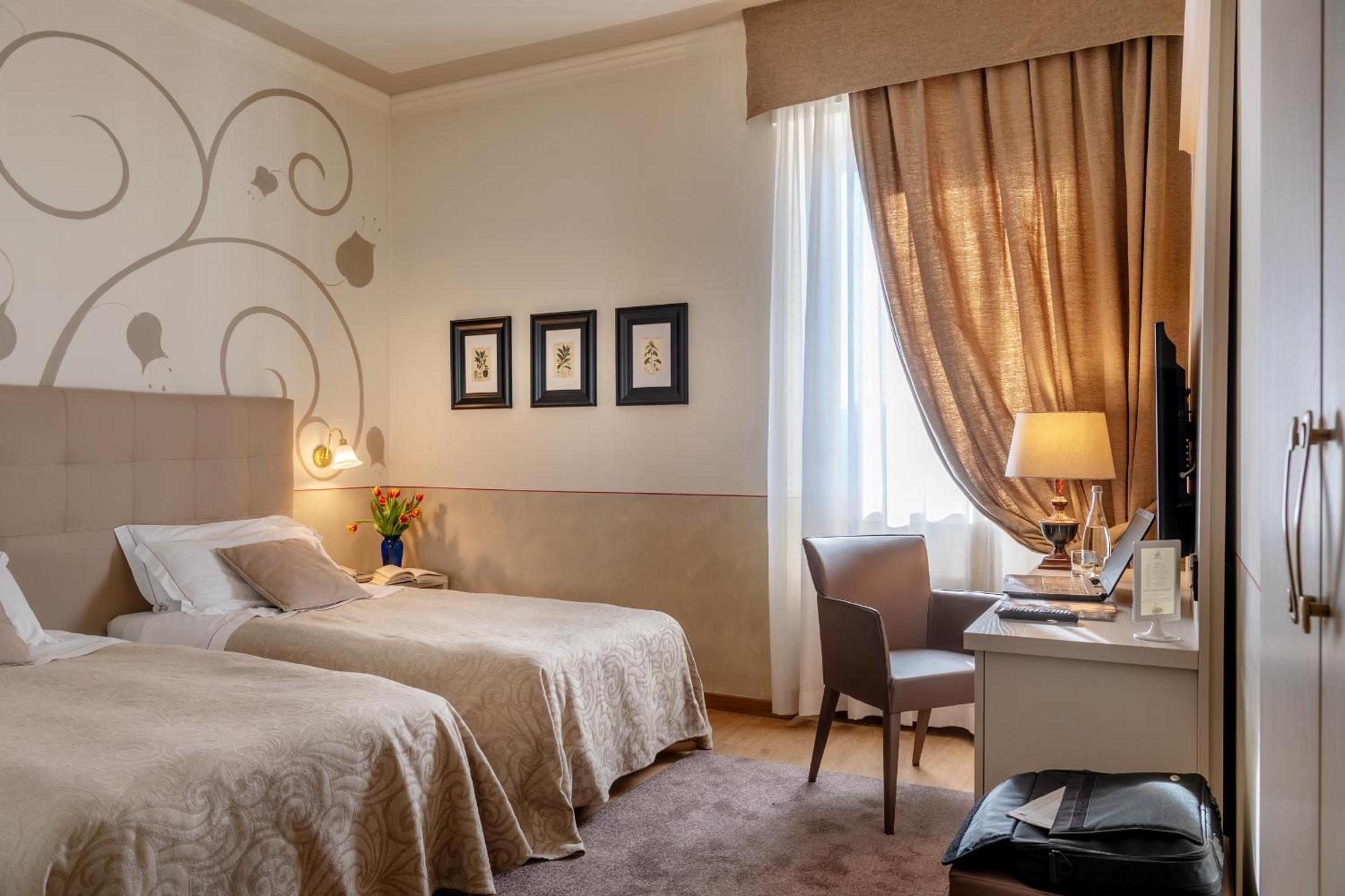 Superior Double or Twin Room - Photo 4