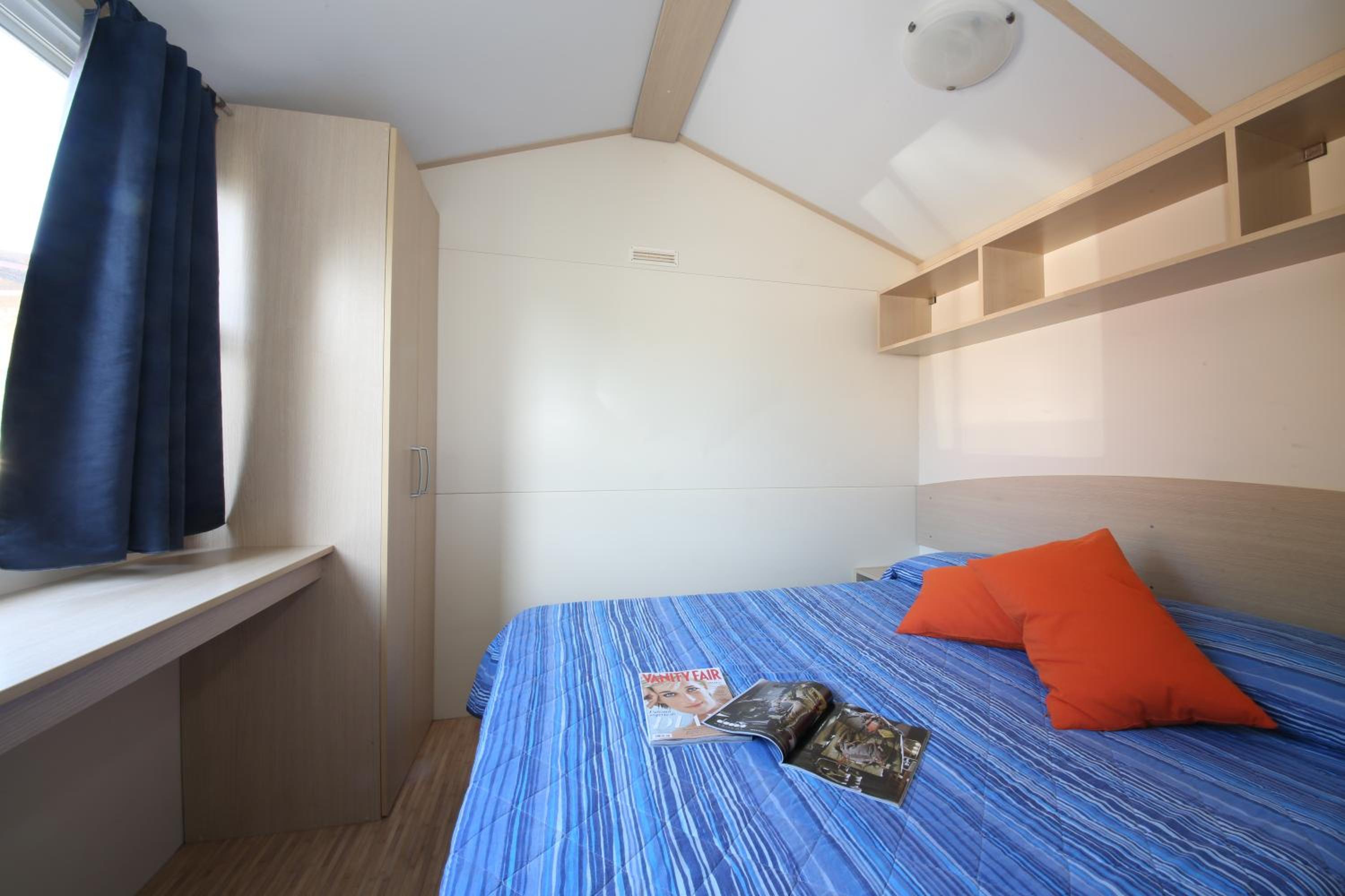 Standard Mobile Home (4 Adults + 1 Child)