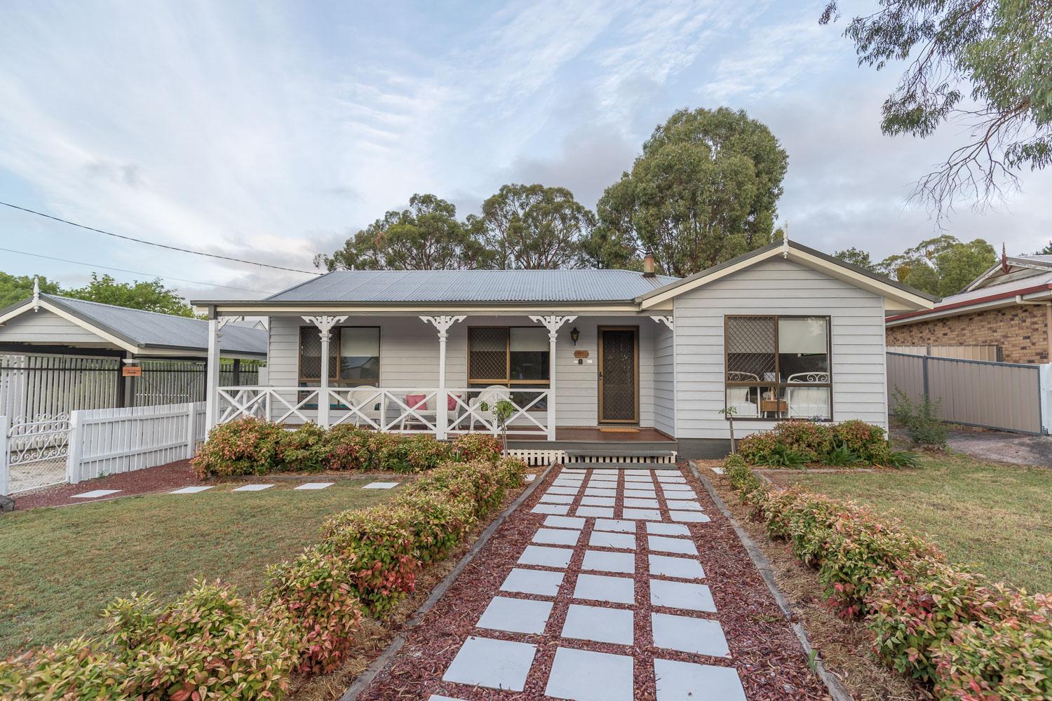 Three-Bedroom House photo 3