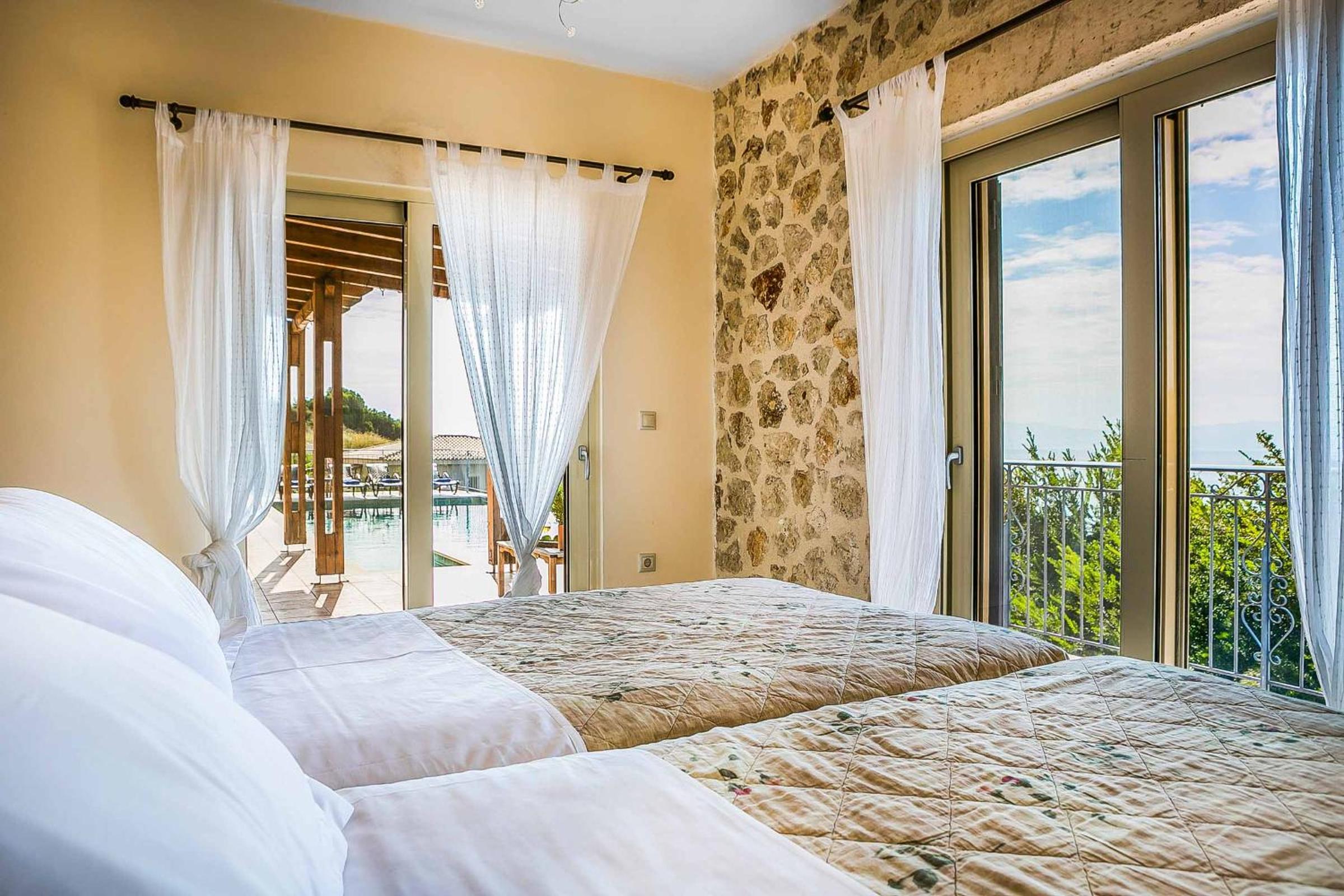 Villa photo 1