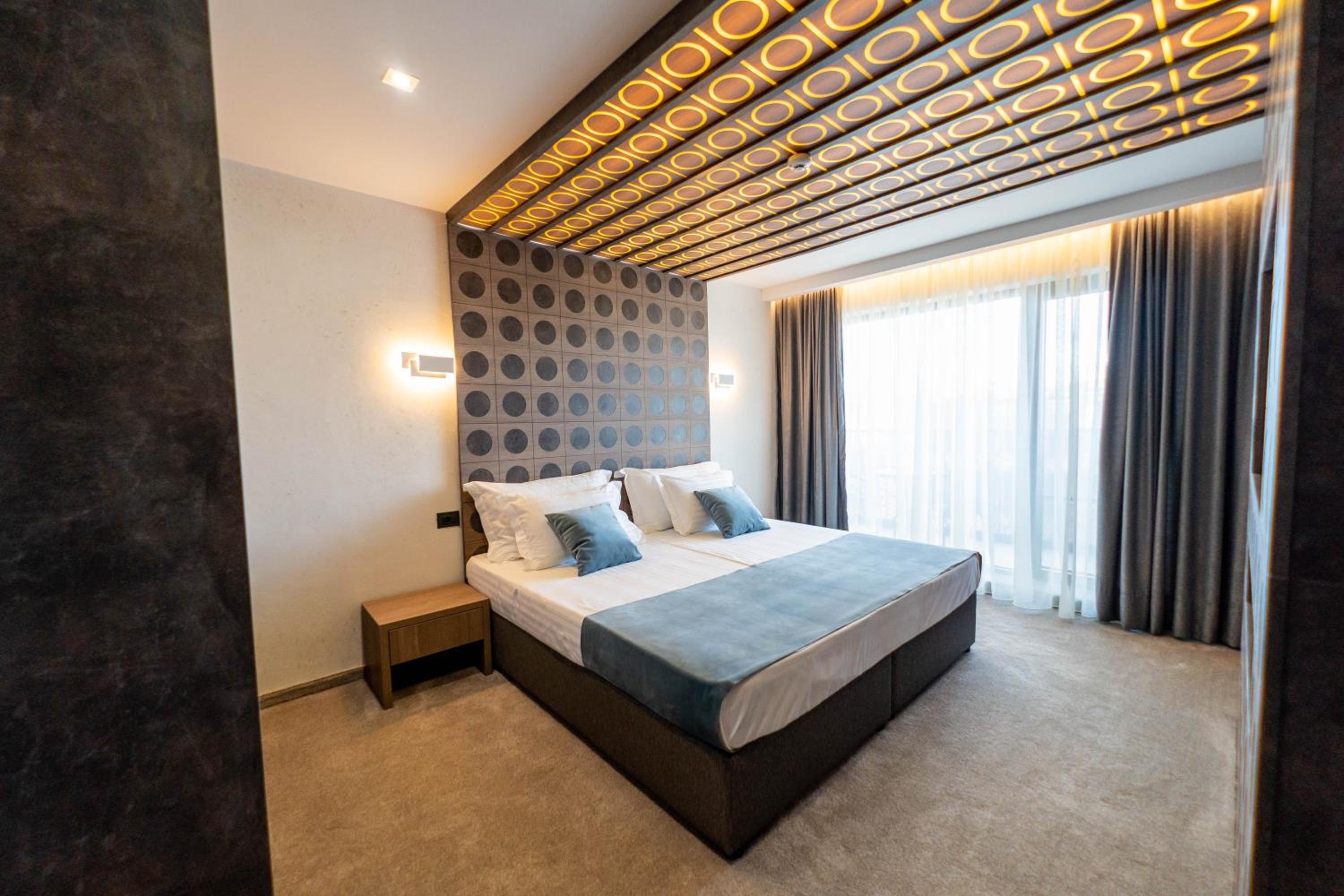 One-Bedroom Apartment - Photo 6