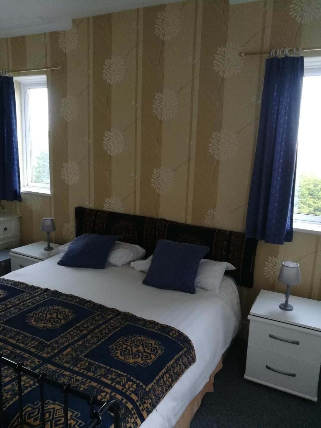 Double Room - Photo 5