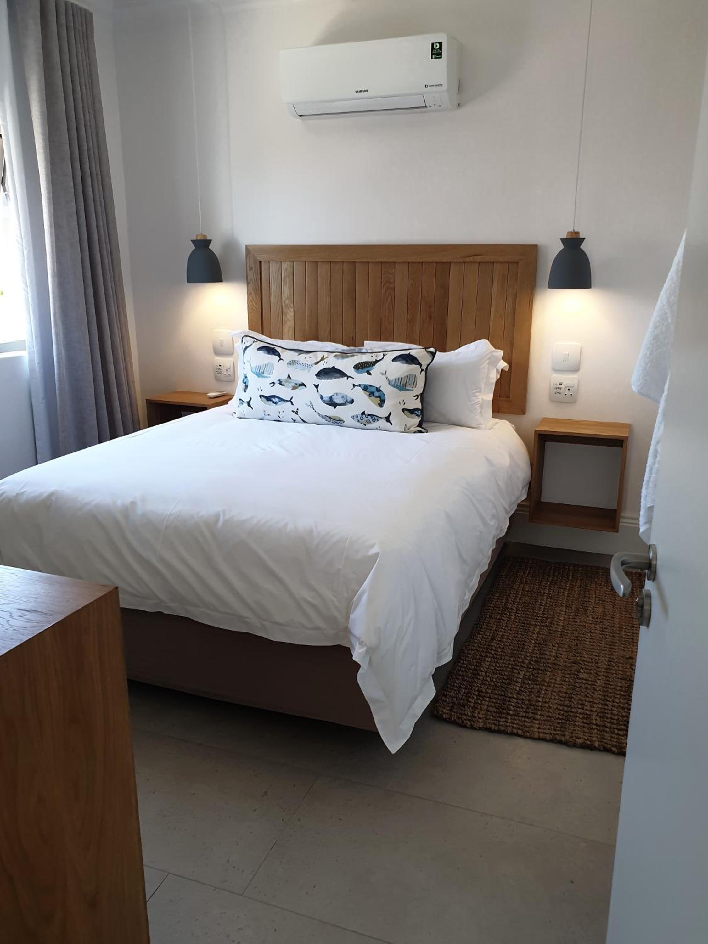 Two-Bedroom Apartment - Photo 4