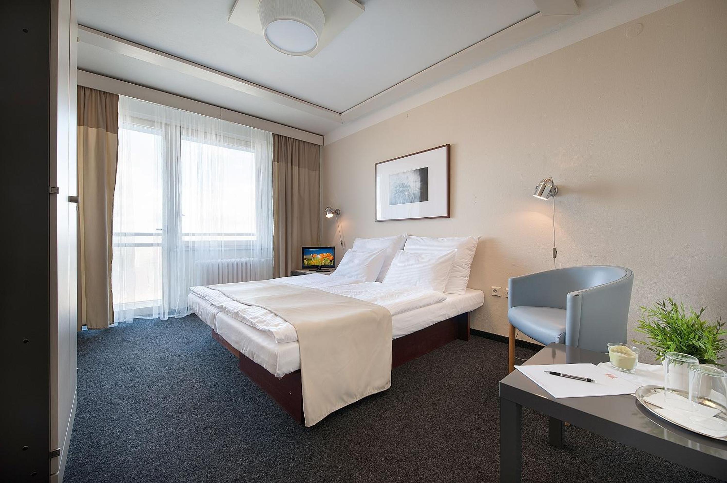 Standard Double or Twin Room photo 3
