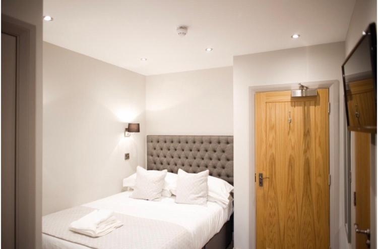 Economy Double Room photo 2