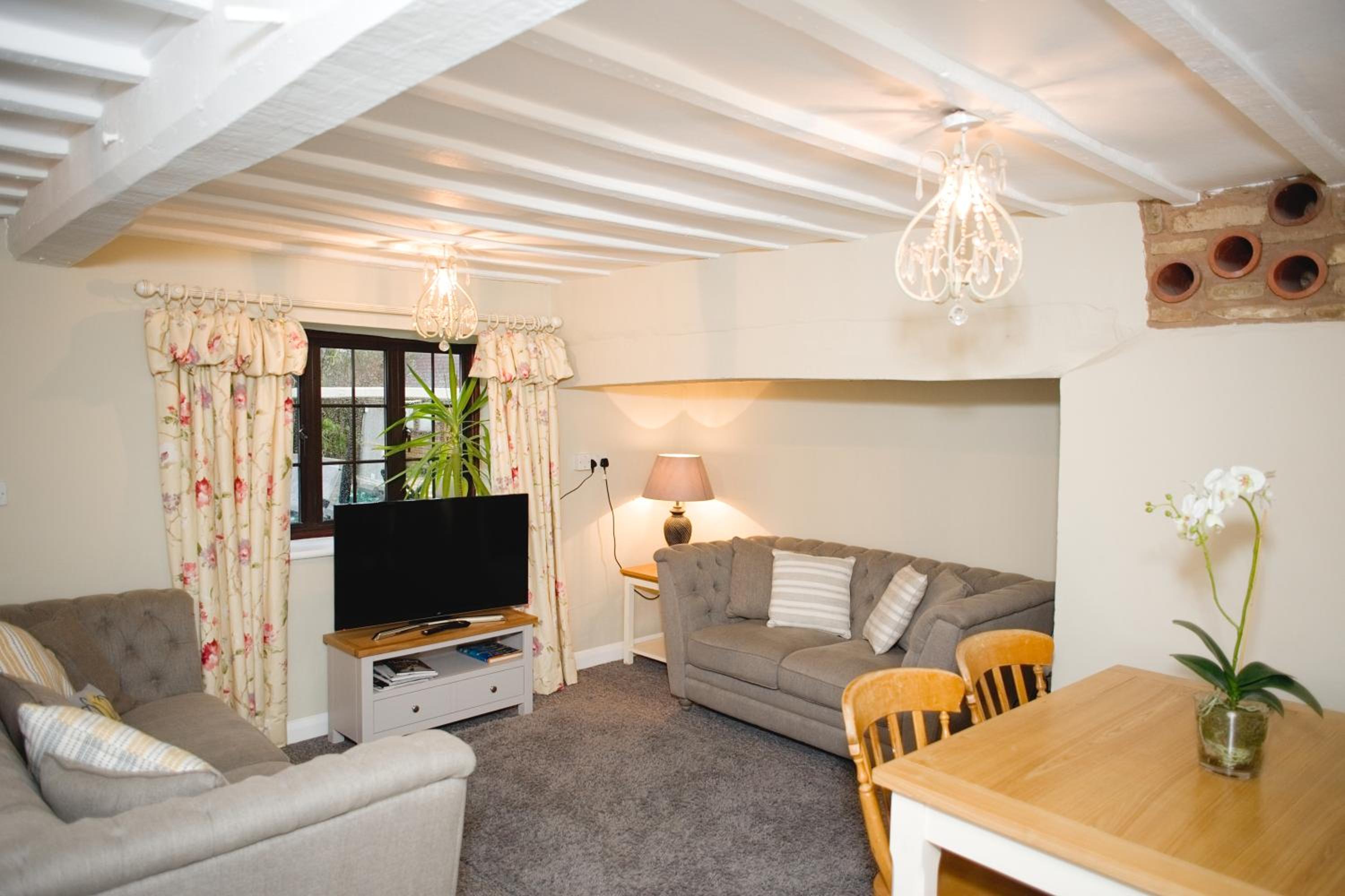 Three-Bedroom House photo 2