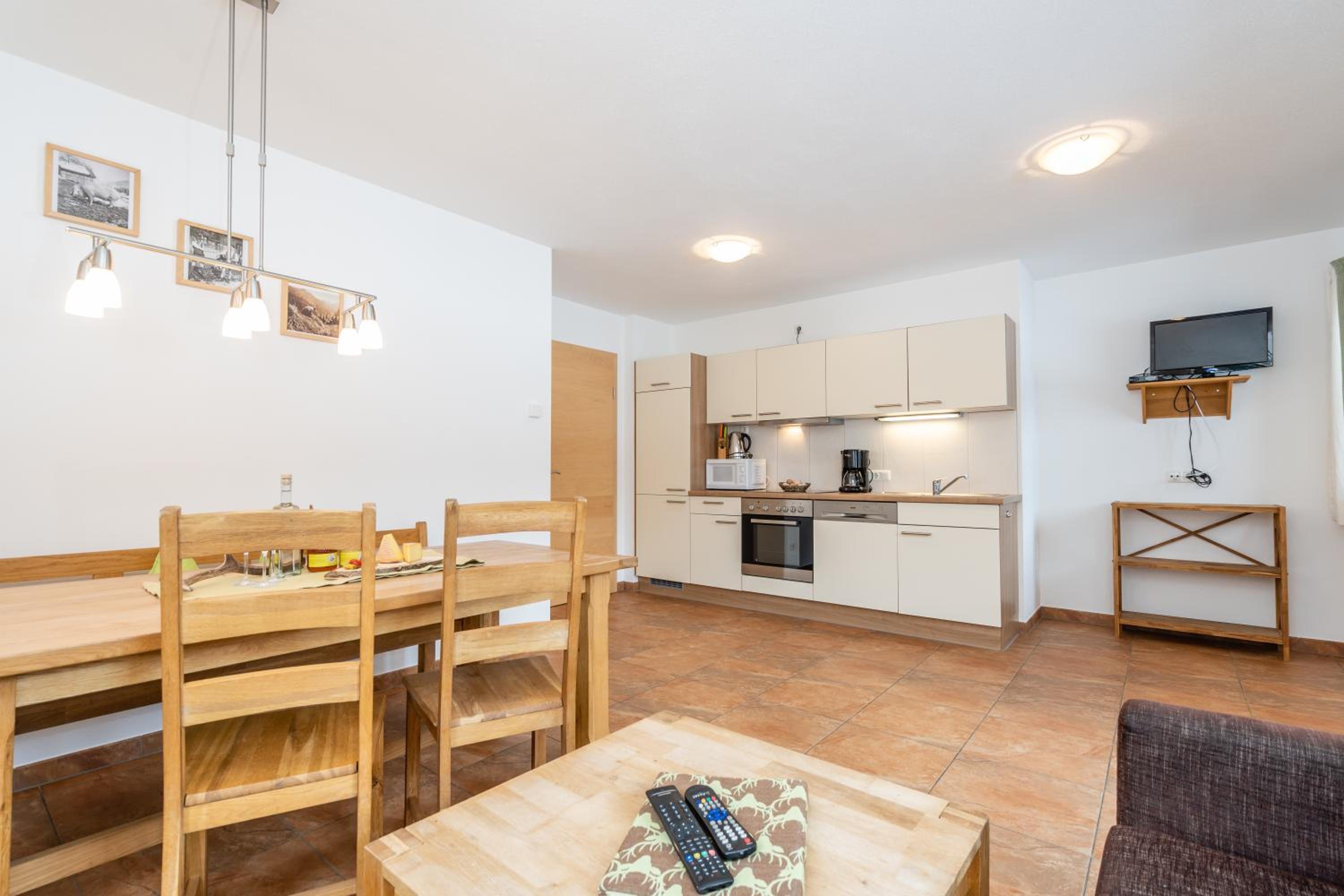 Apartment with Mountain View photo 3