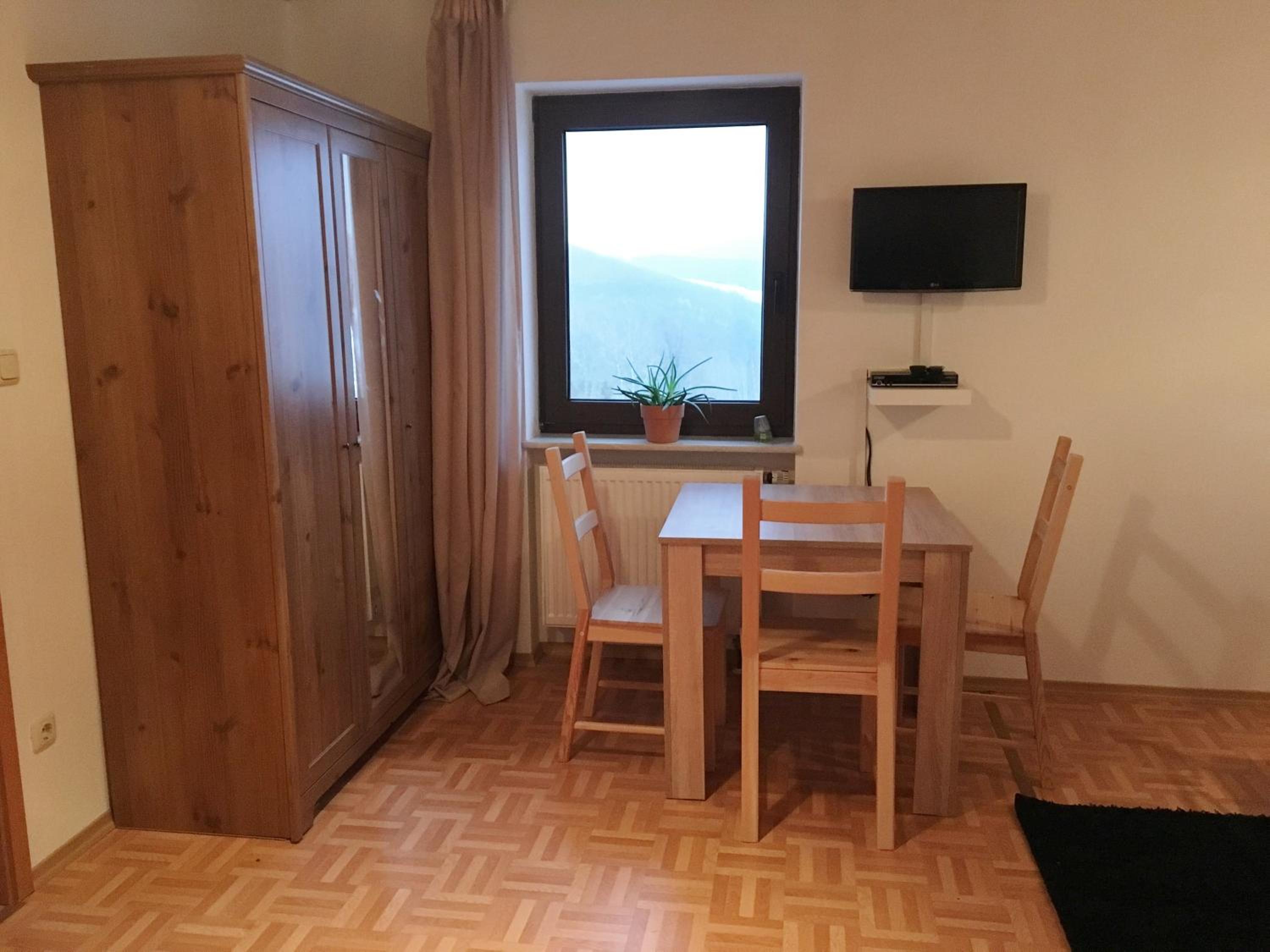 Double Room with Mountain View - Photo 3