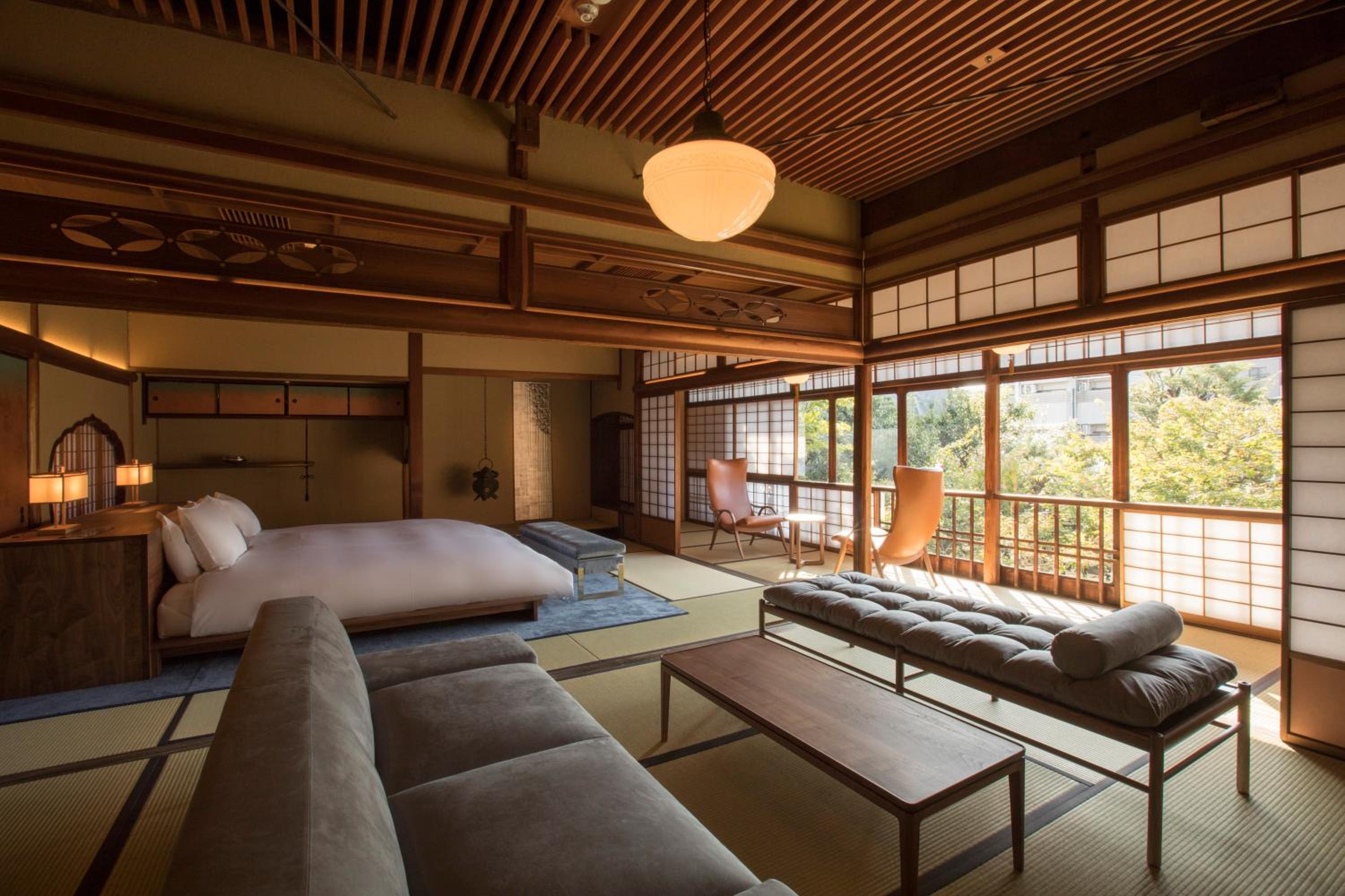 Suite with Garden View (Main)