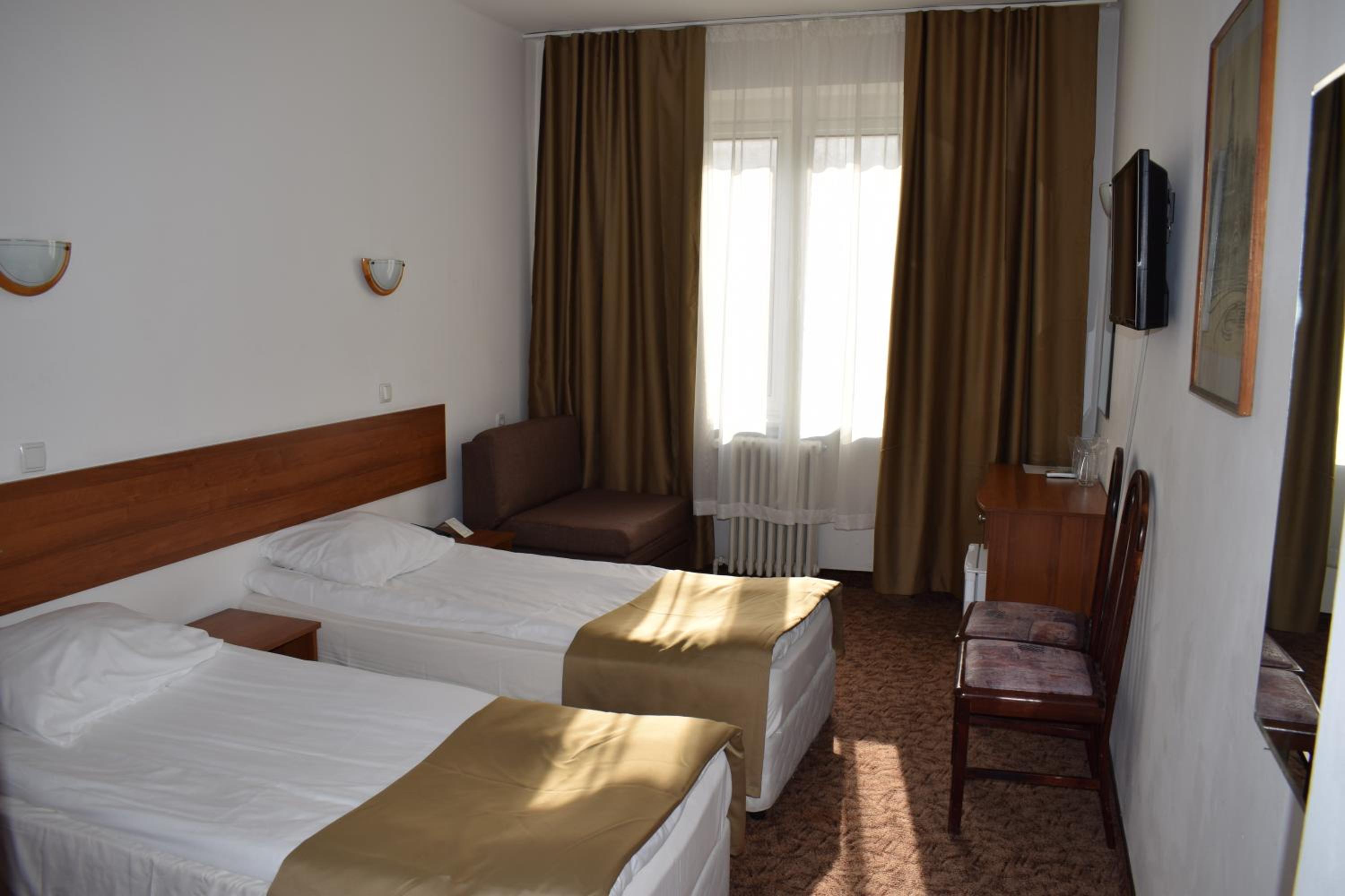 Double or Twin Room - Photo 1