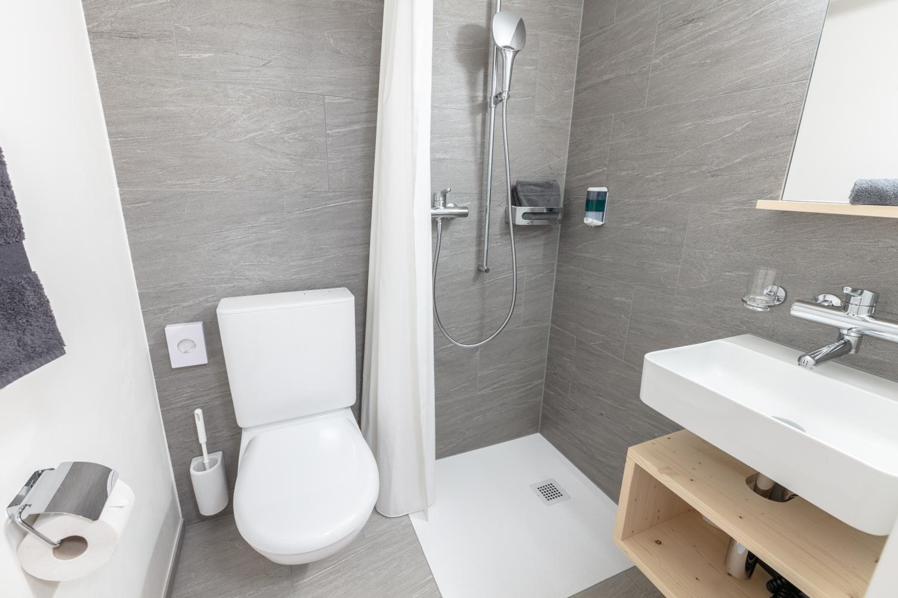 Single Room photo 2
