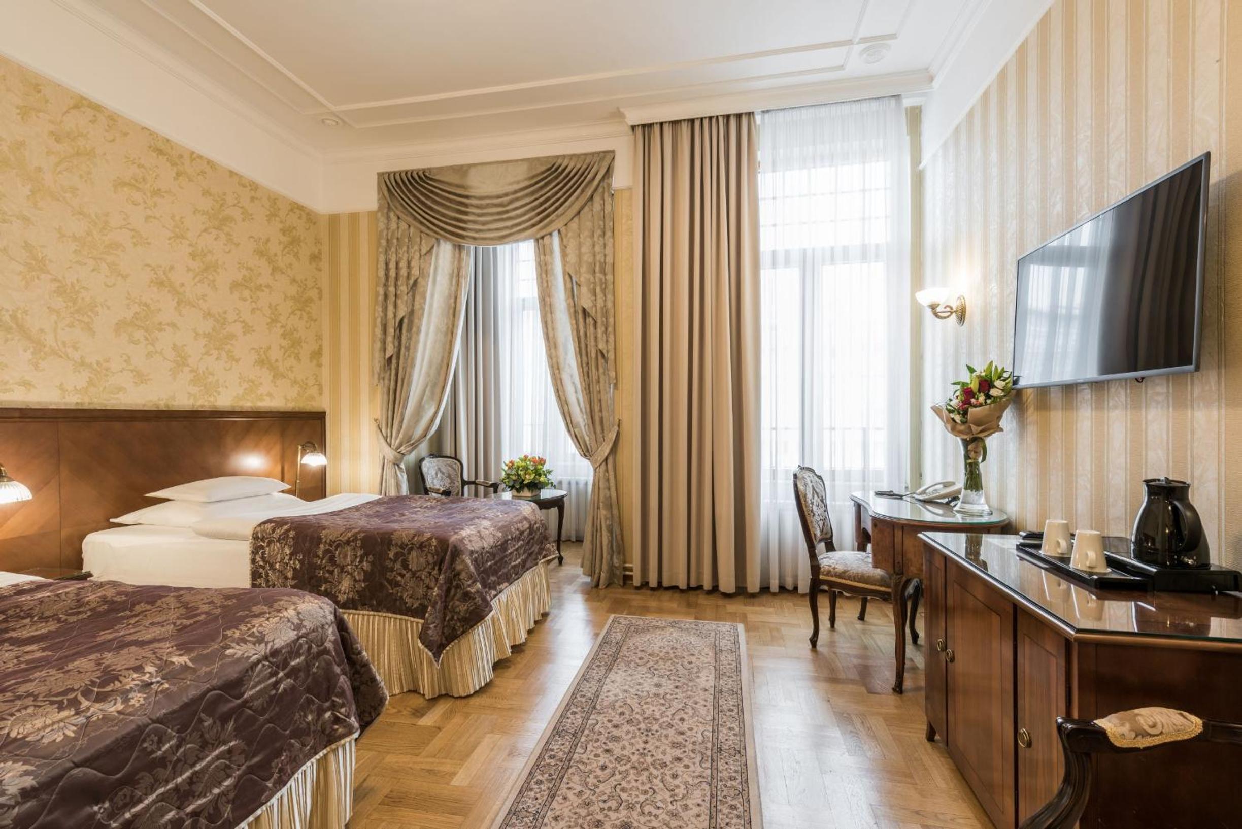 Standard Twin Room 