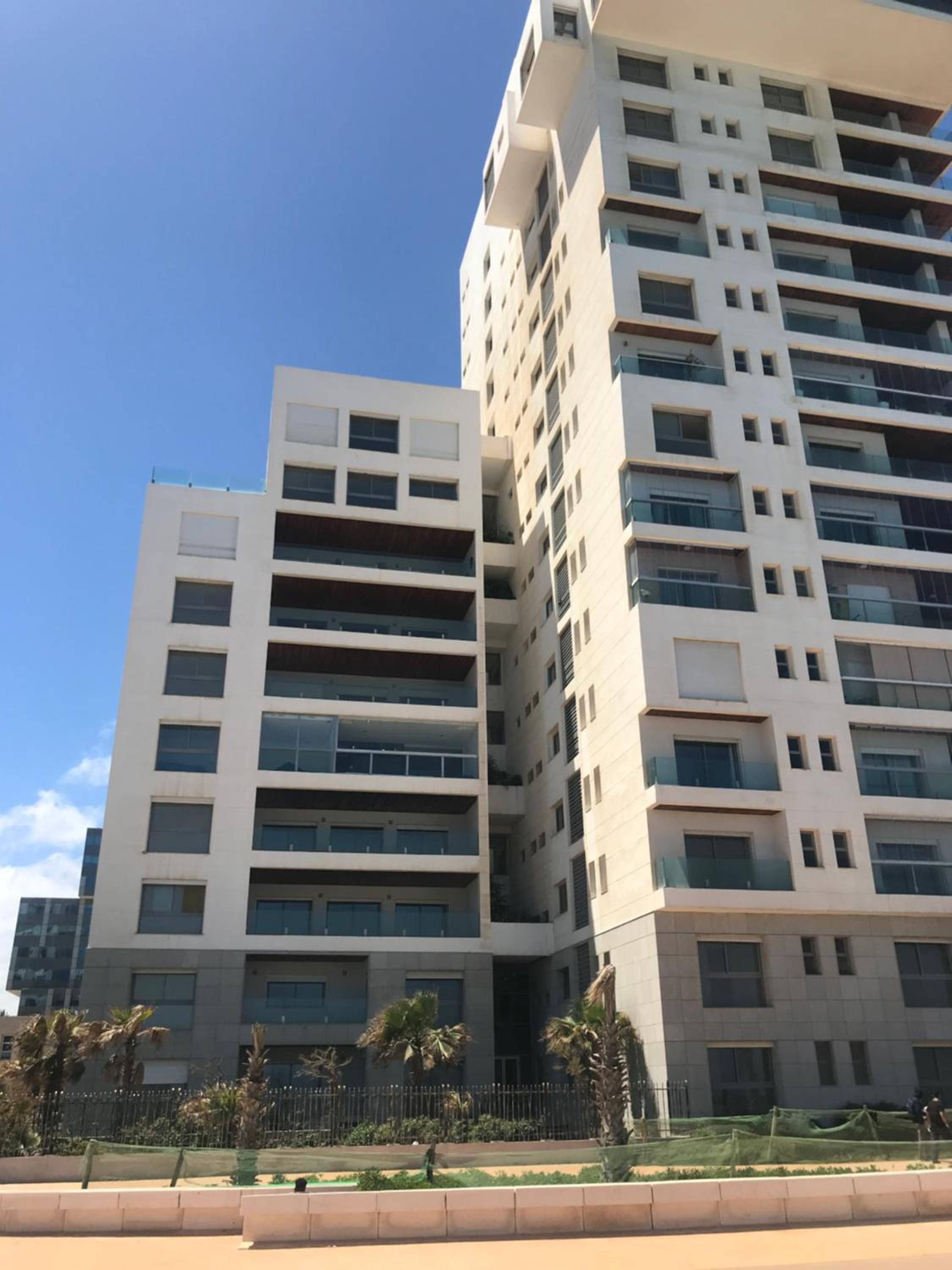 Apartment with Balcony - Photo 22