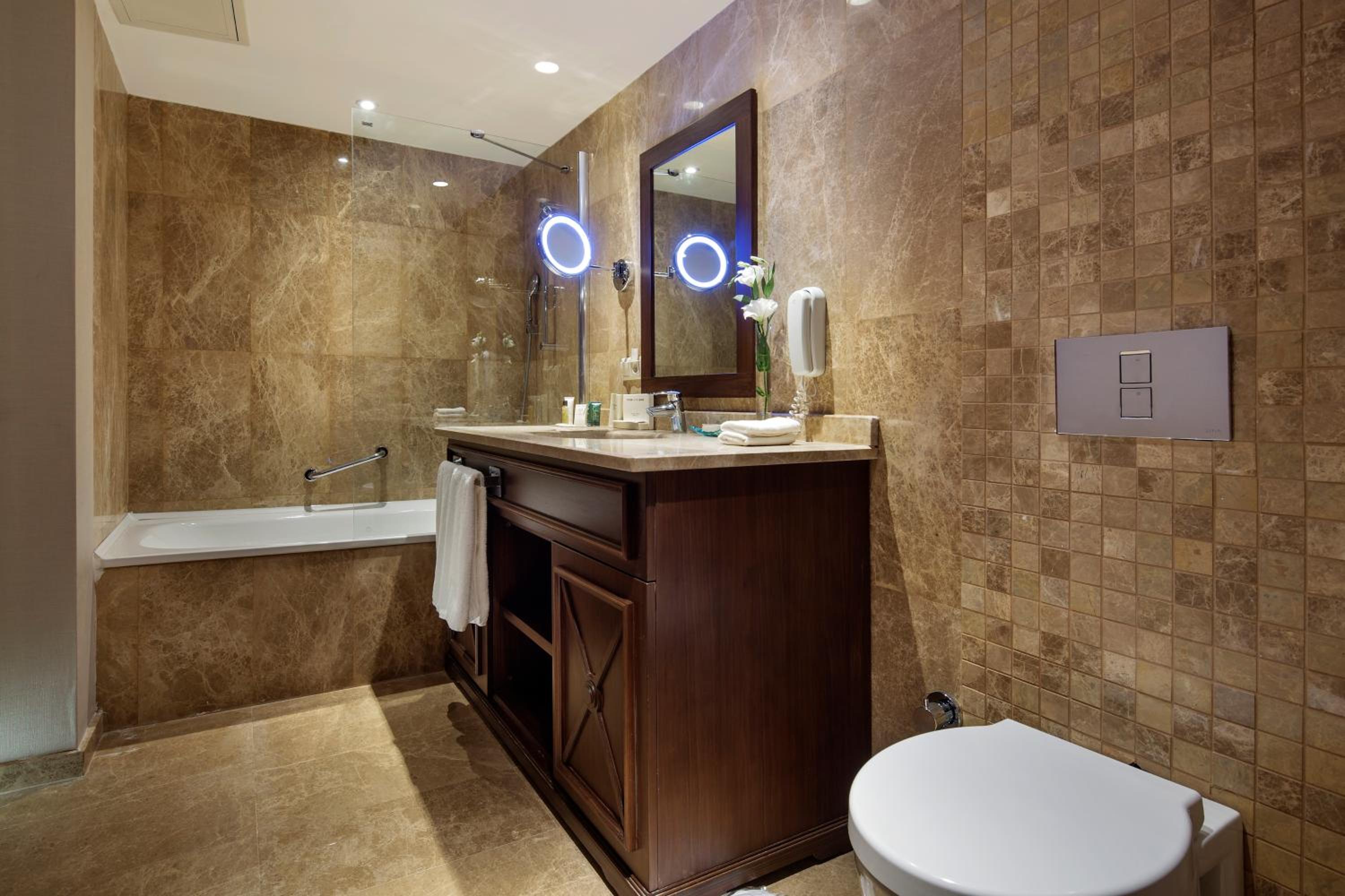 Executive Deluxe Suite - Photo 2