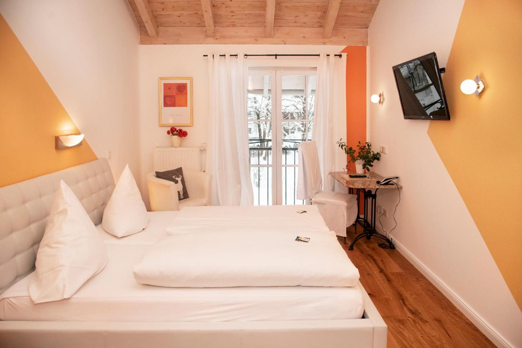 Double Room - Photo 5