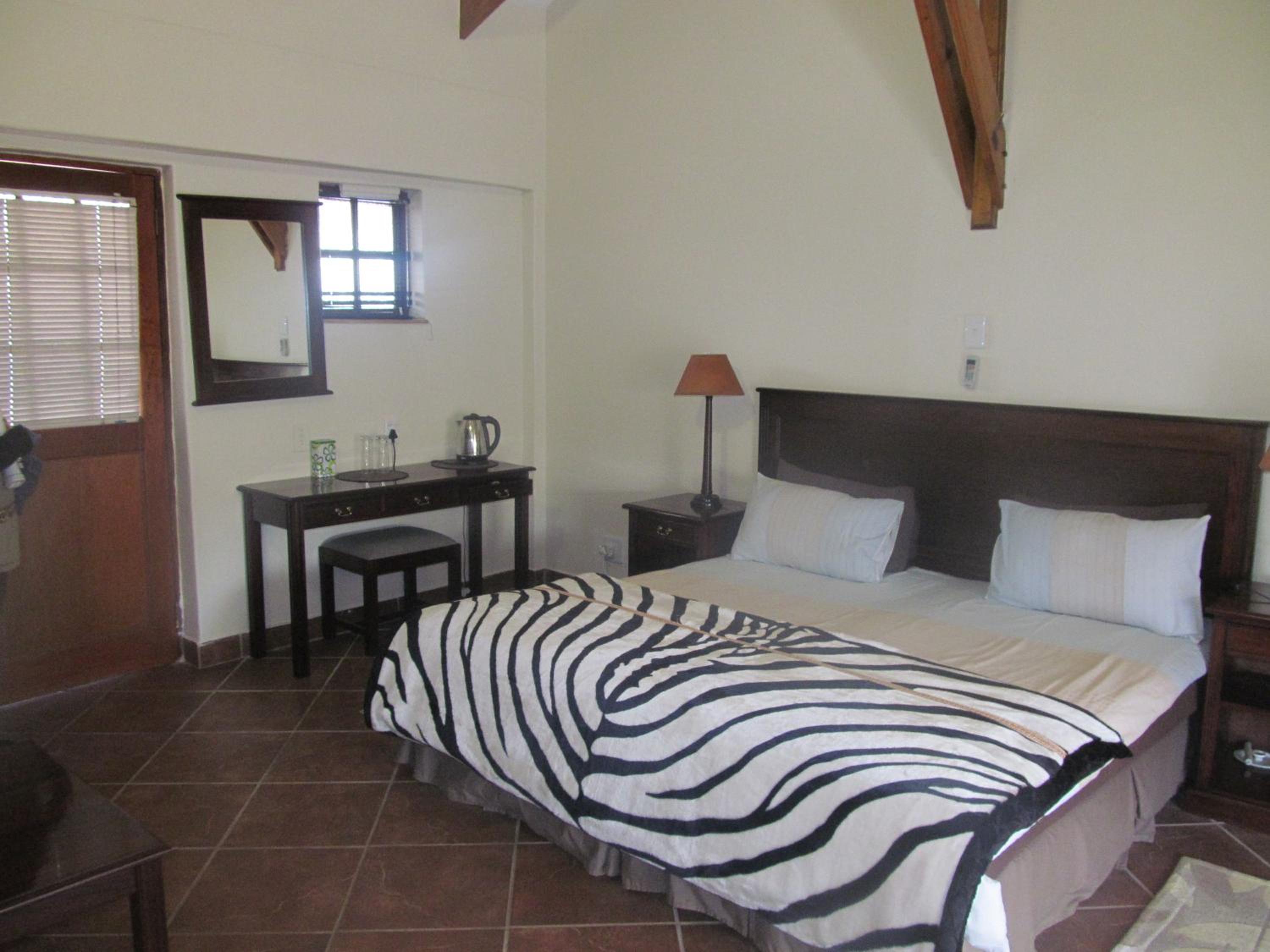 Twin Room with Shower - Photo 8