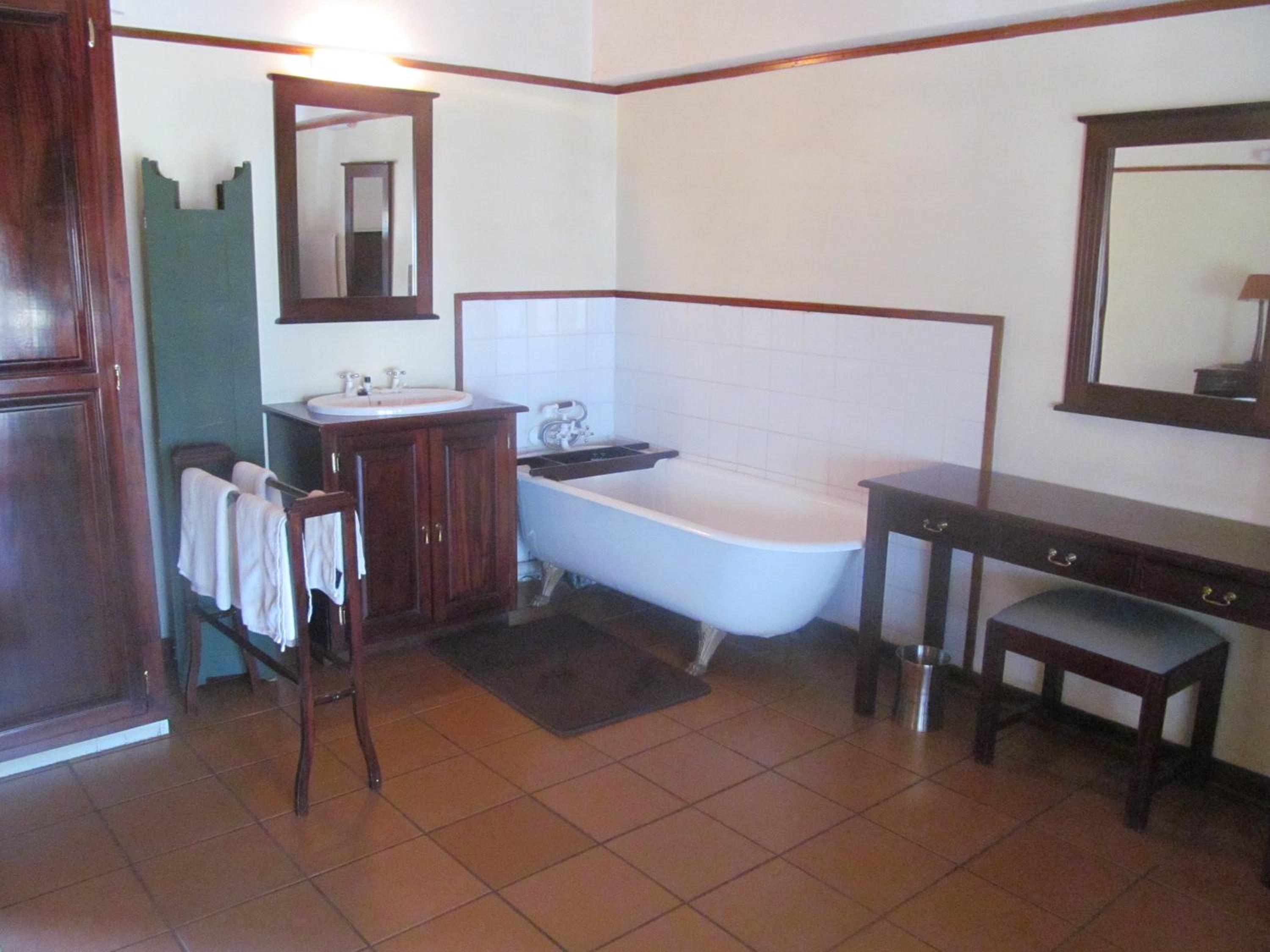 Double or Twin Room with Terrace - Photo 9