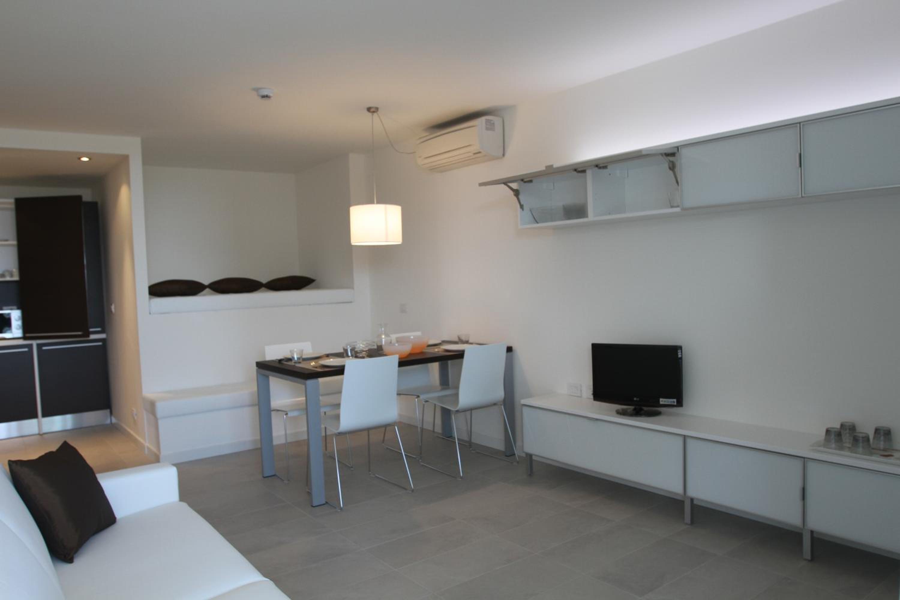 One-Bedroom Apartment with Sea View