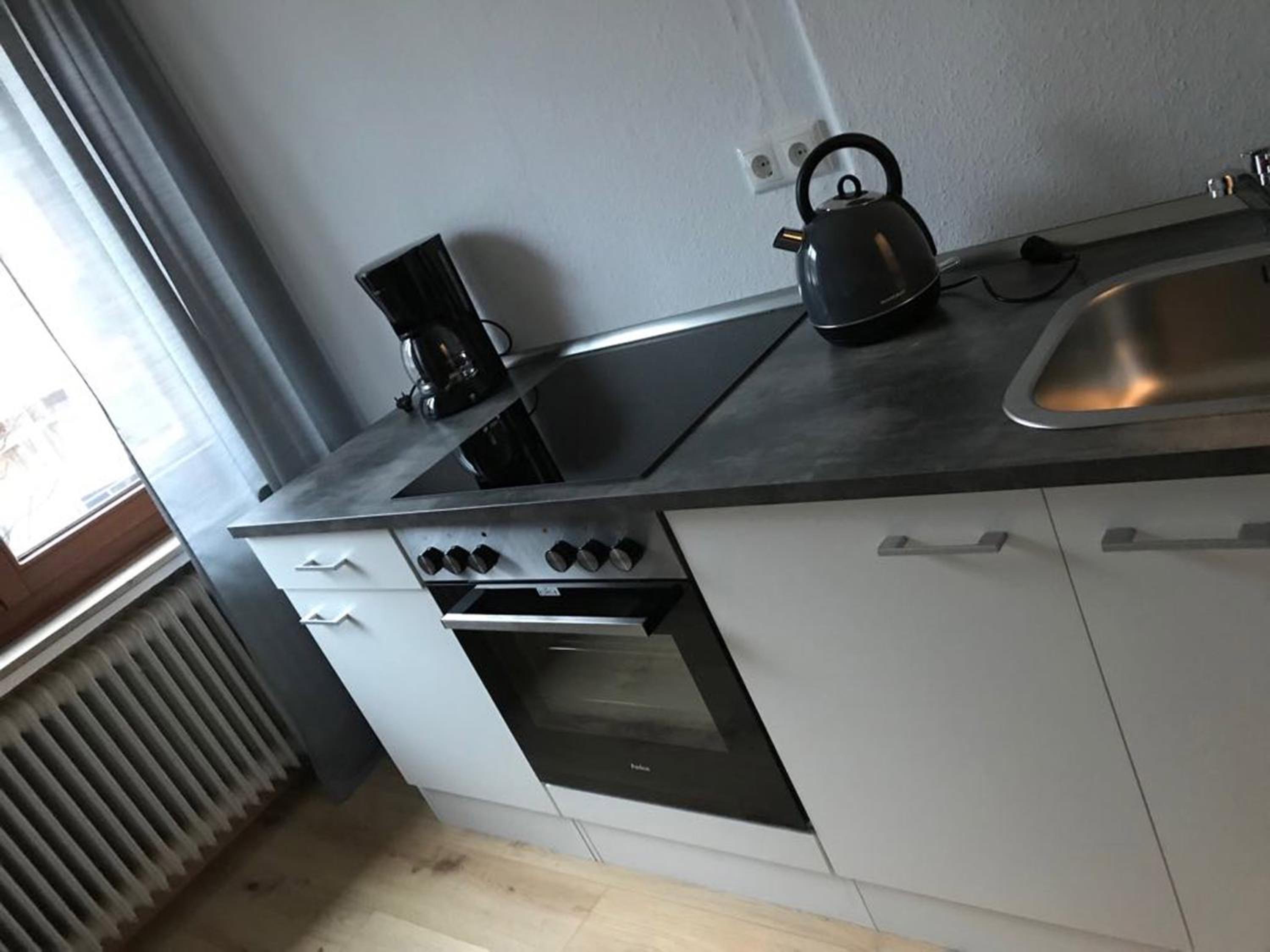 One-Bedroom Apartment - Photo 3