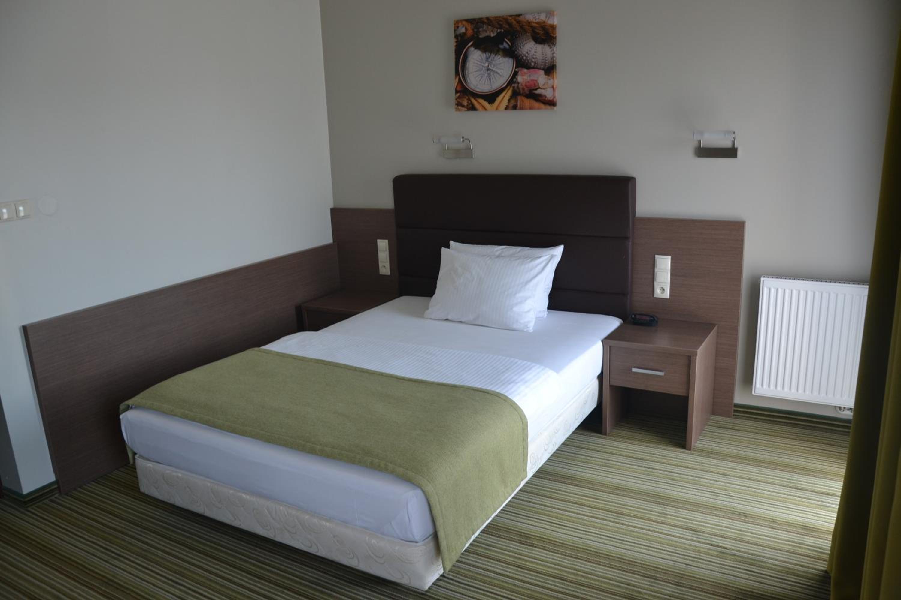 Deluxe Queen Room - Photo 1
