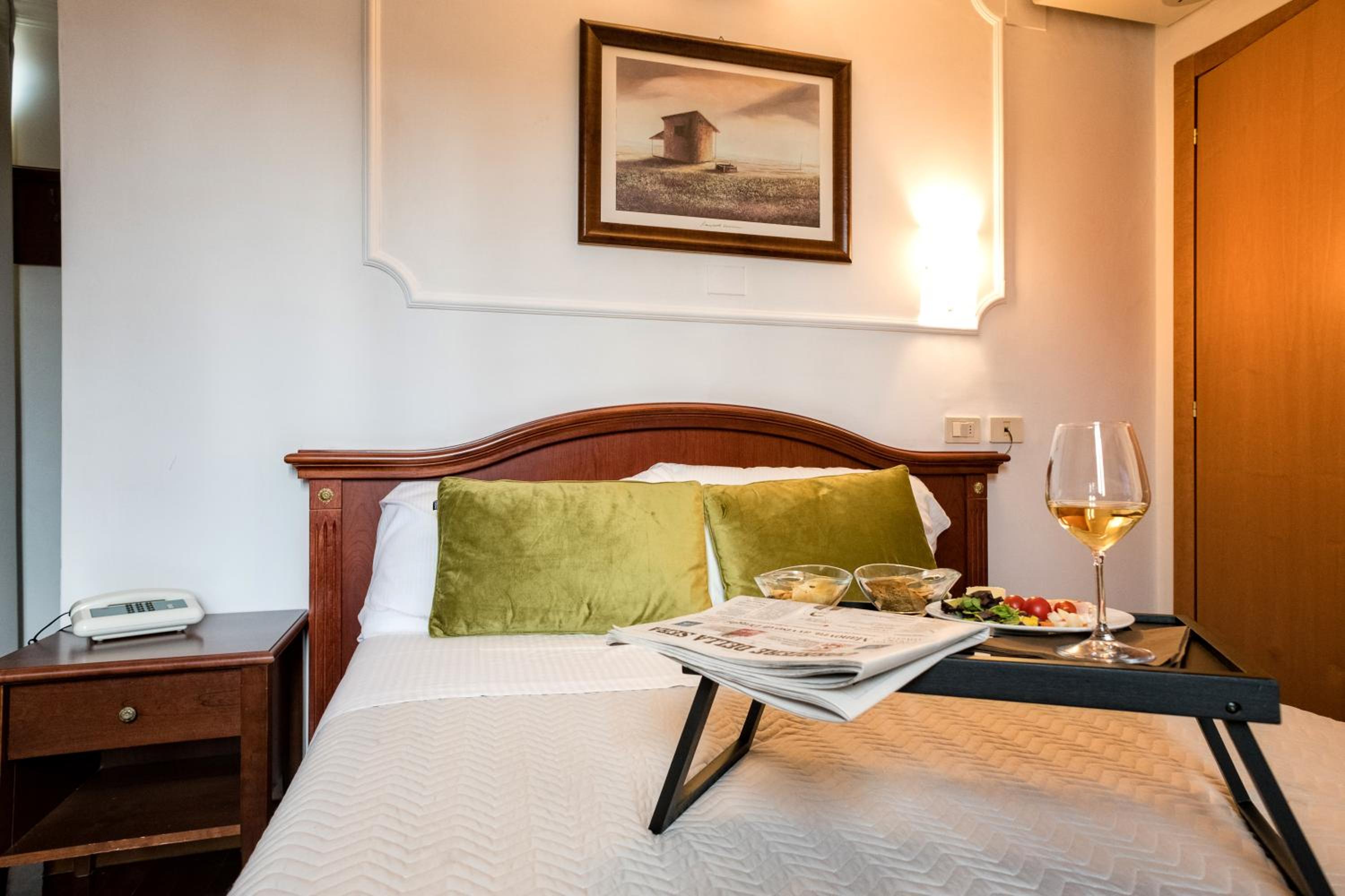 Double Room - Photo 12